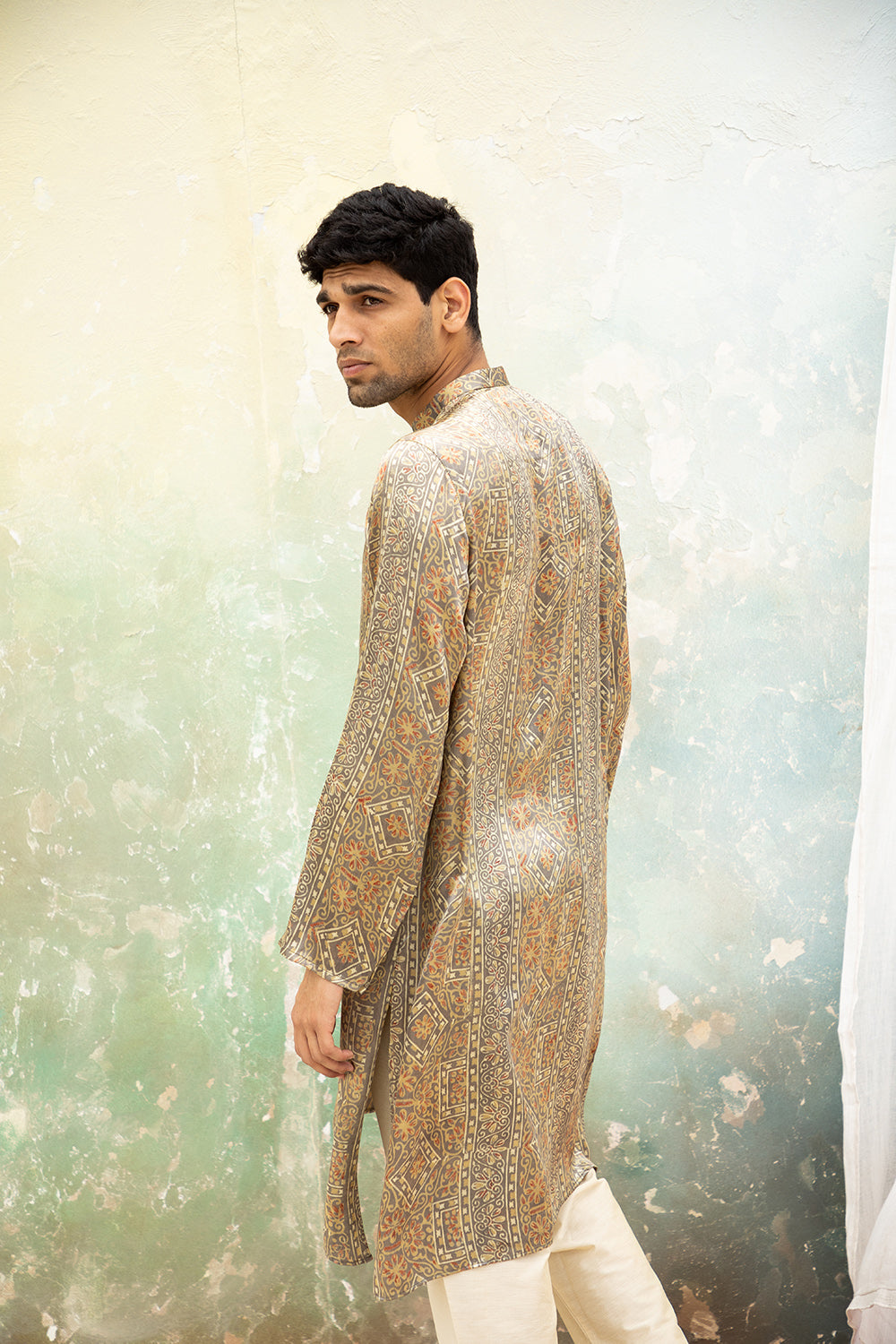 Naksh Silver Mashru Kurta