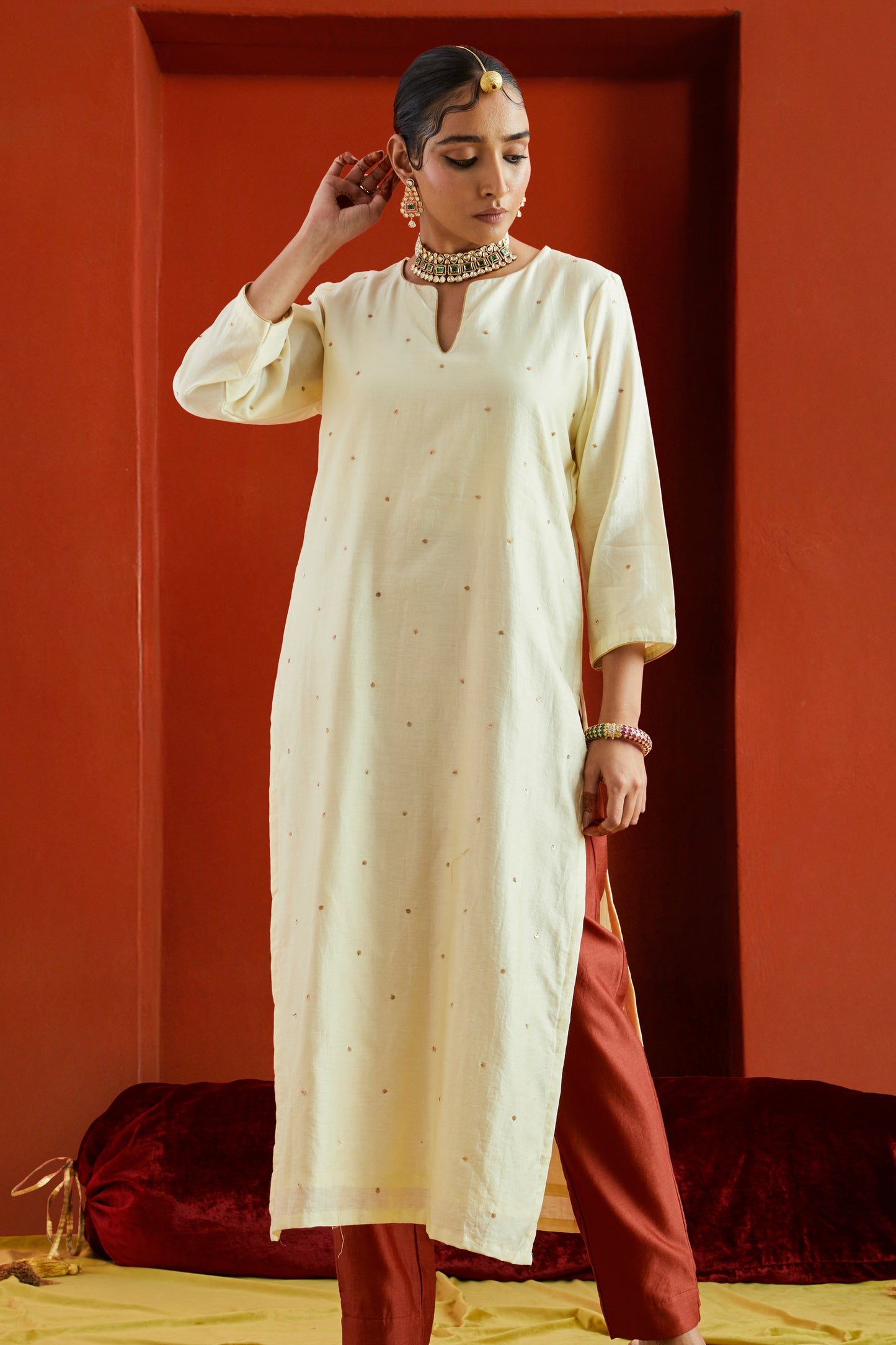 Off White Pure Chanderi Straight Kurta With Sequin Embellishment