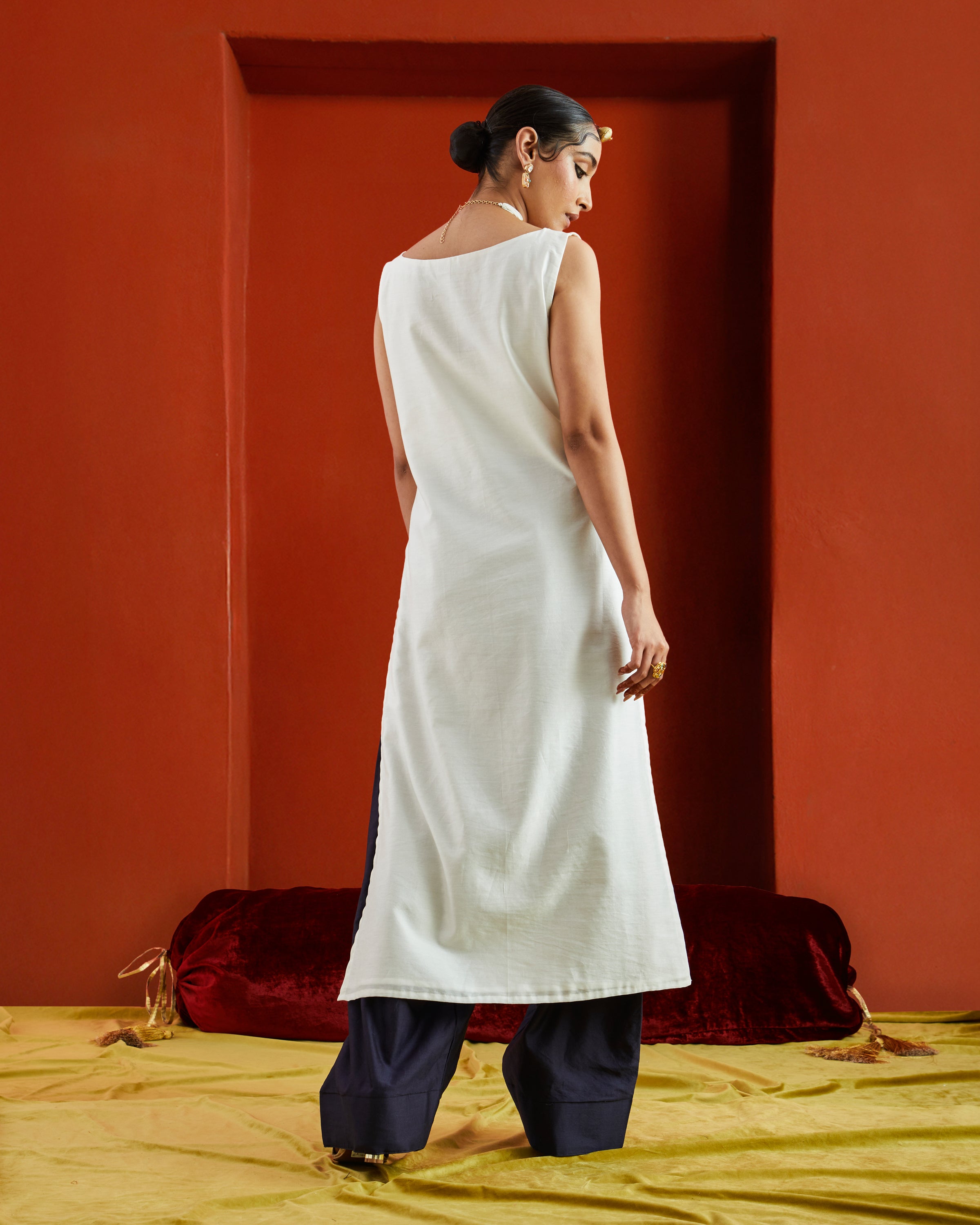 Pure Chanderi  Sleeveless Straight Kurta