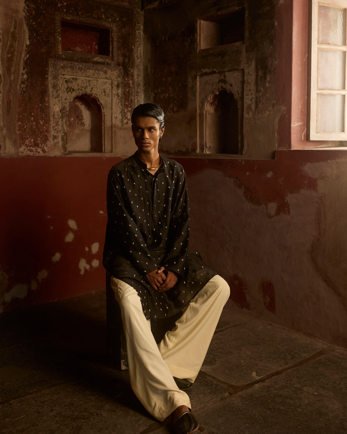 Manuhaar Black Buta Chanderi Kurta