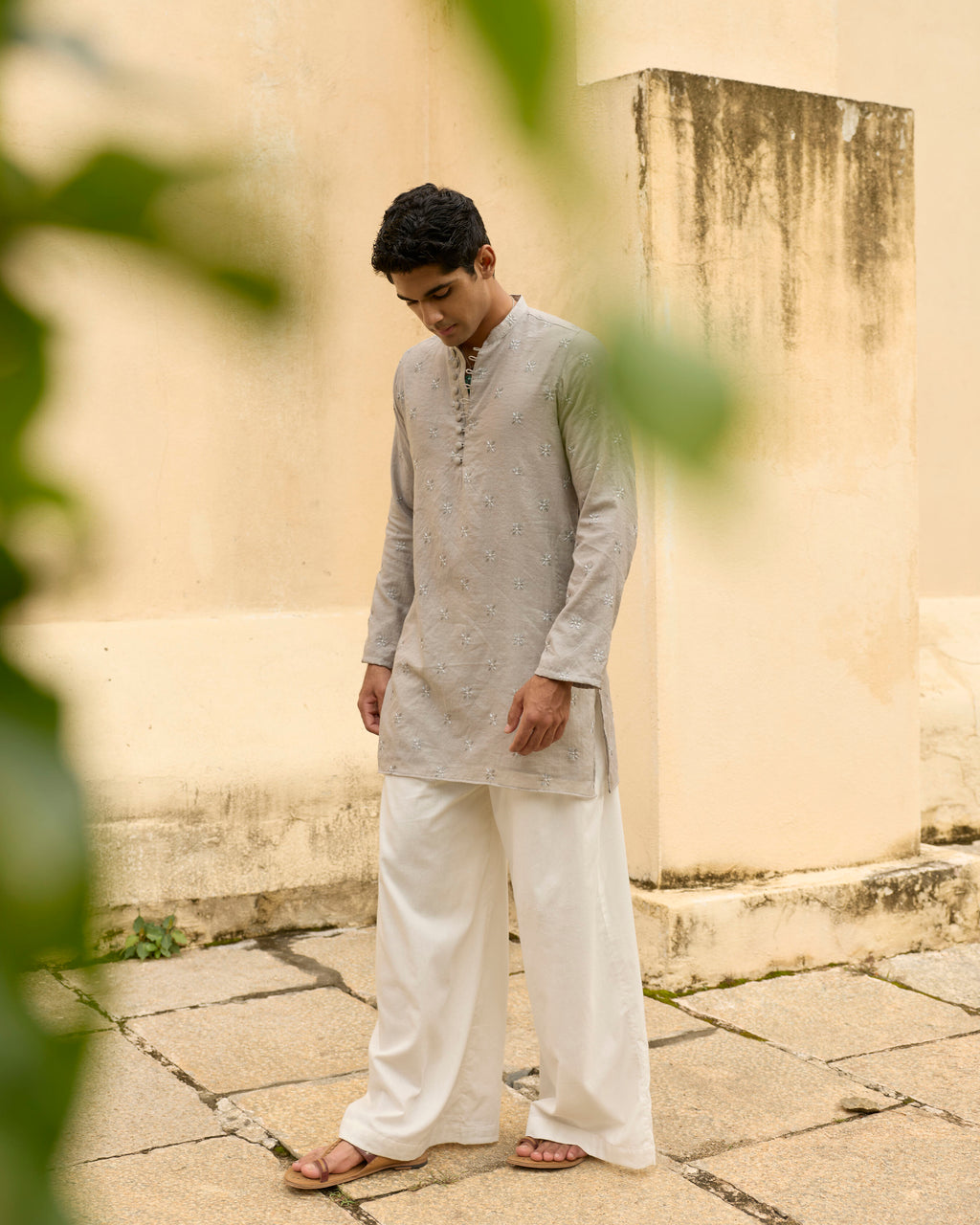 Saleti Boota- Short kurta