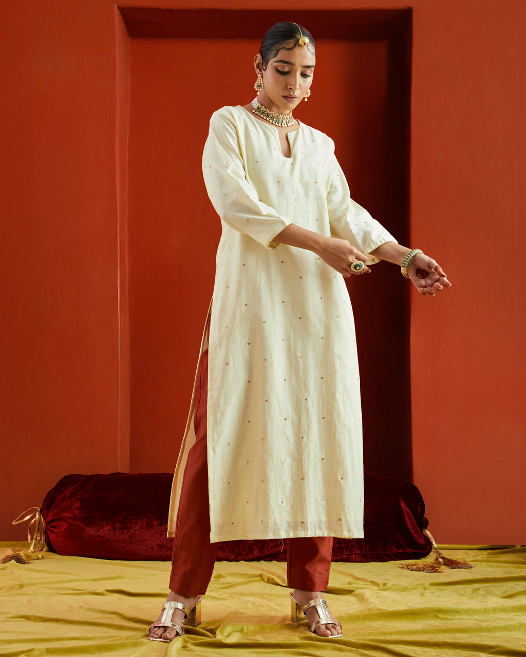 Off White Pure Chanderi Straight Kurta With Sequin Embellishment