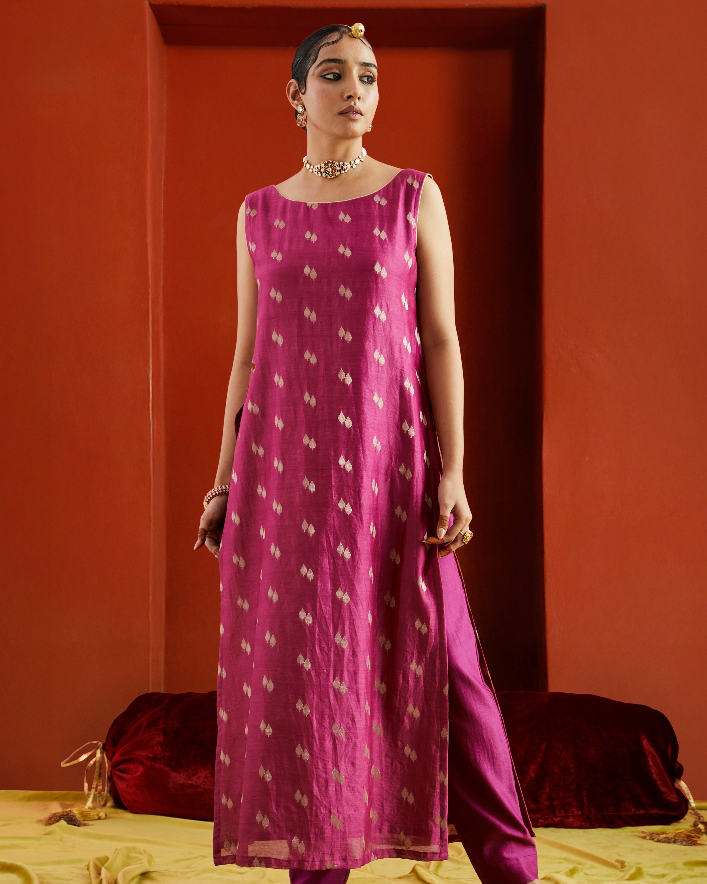 Pink Pure Chanderi Paan Zari Buta Kurta - Sleeveless