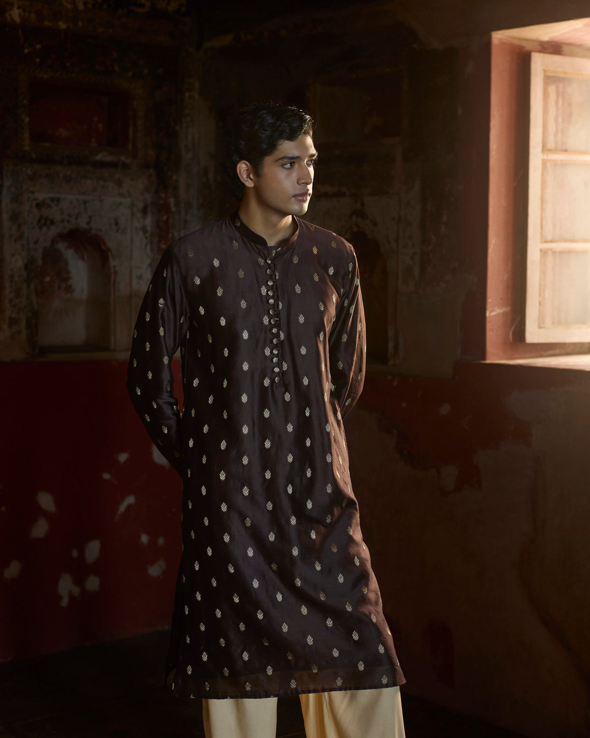 Manuhaar Dark Brown Buta Chanderi Kurta