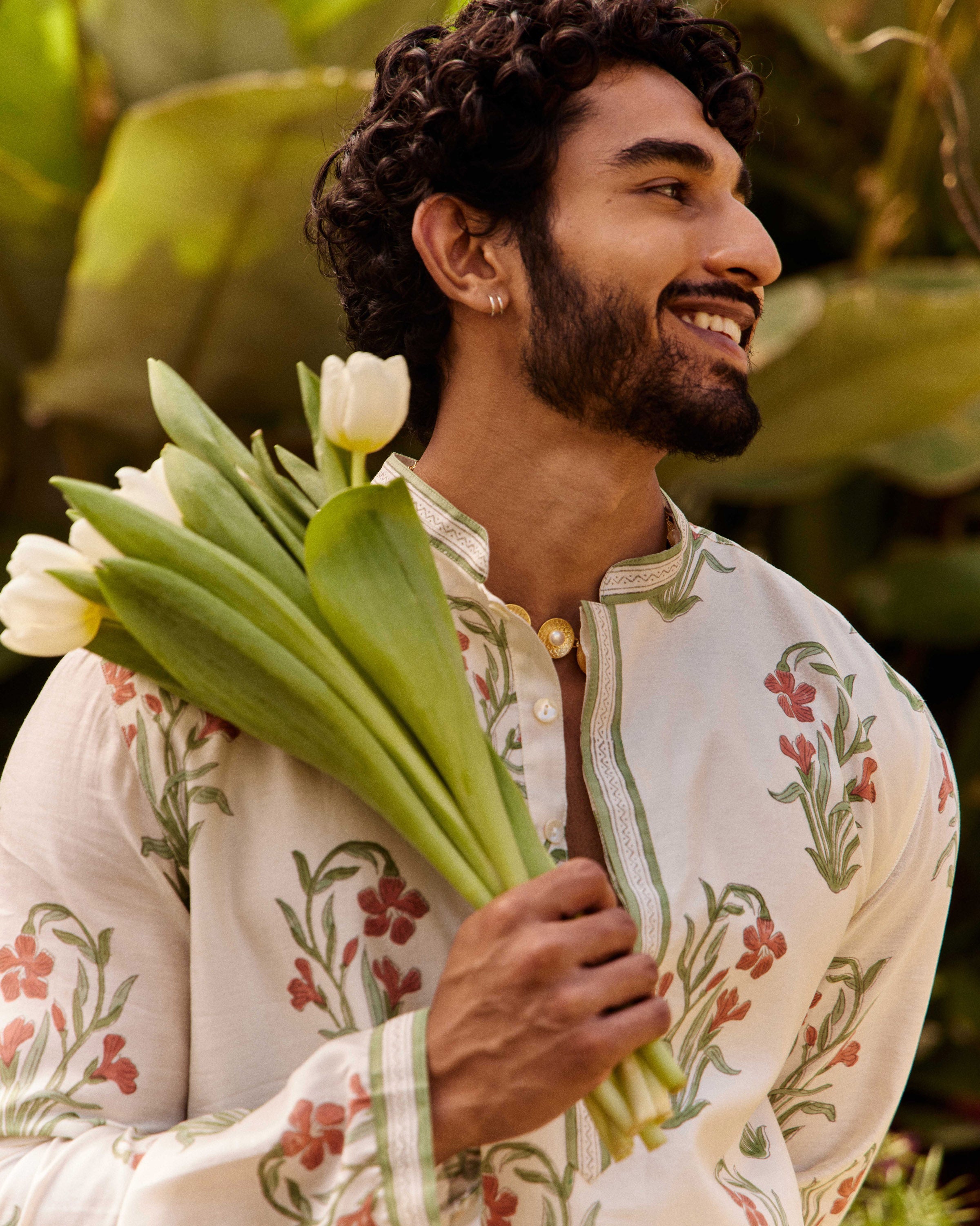 Kaner Guldaan Red kurta