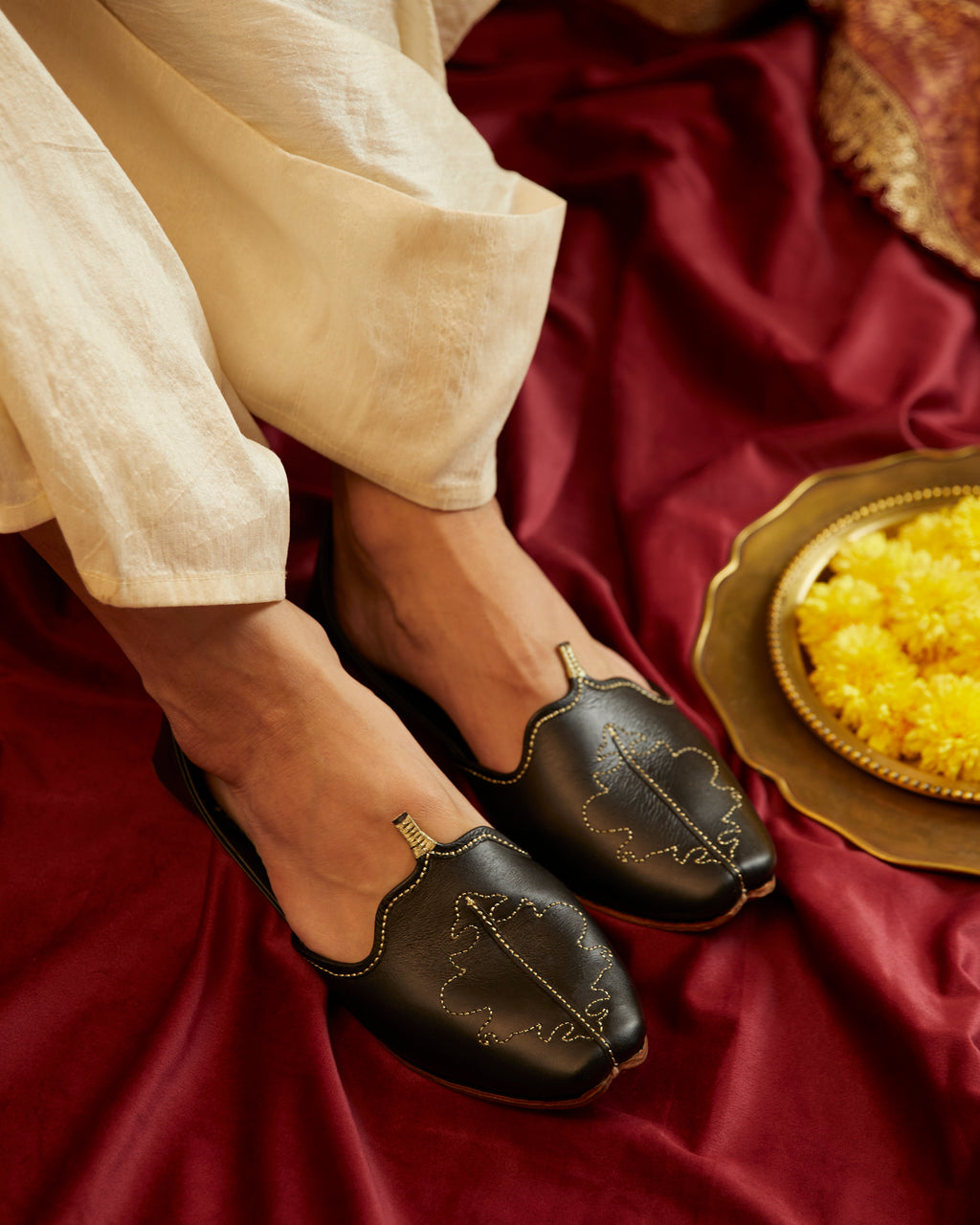 Raja Black Juttis