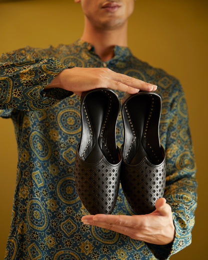 Choudhary Black Juttis
