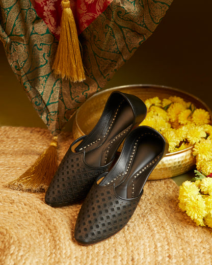 Choudhary Black Juttis