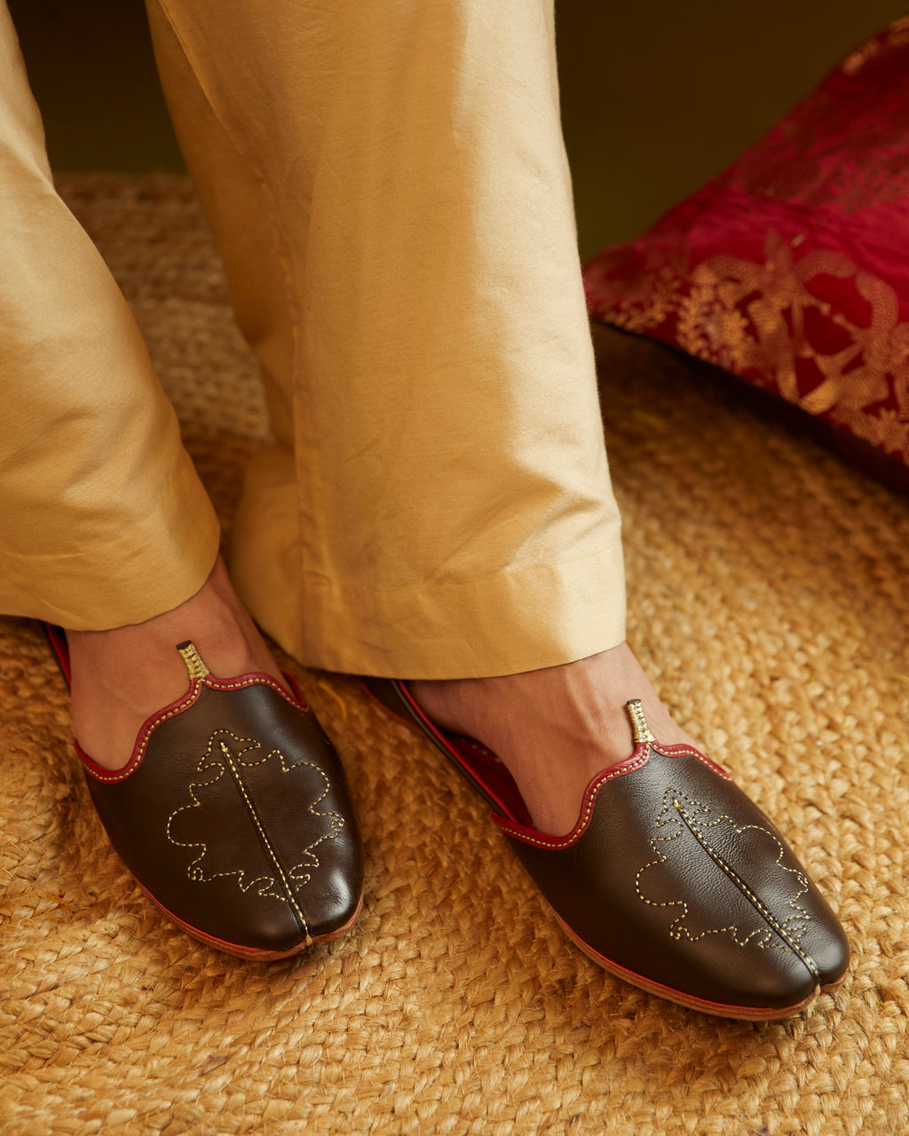 Raja Red Juttis