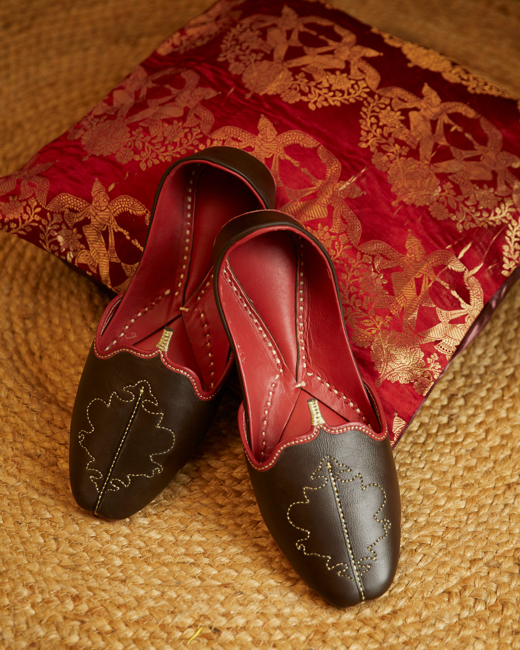 Raja Red Juttis