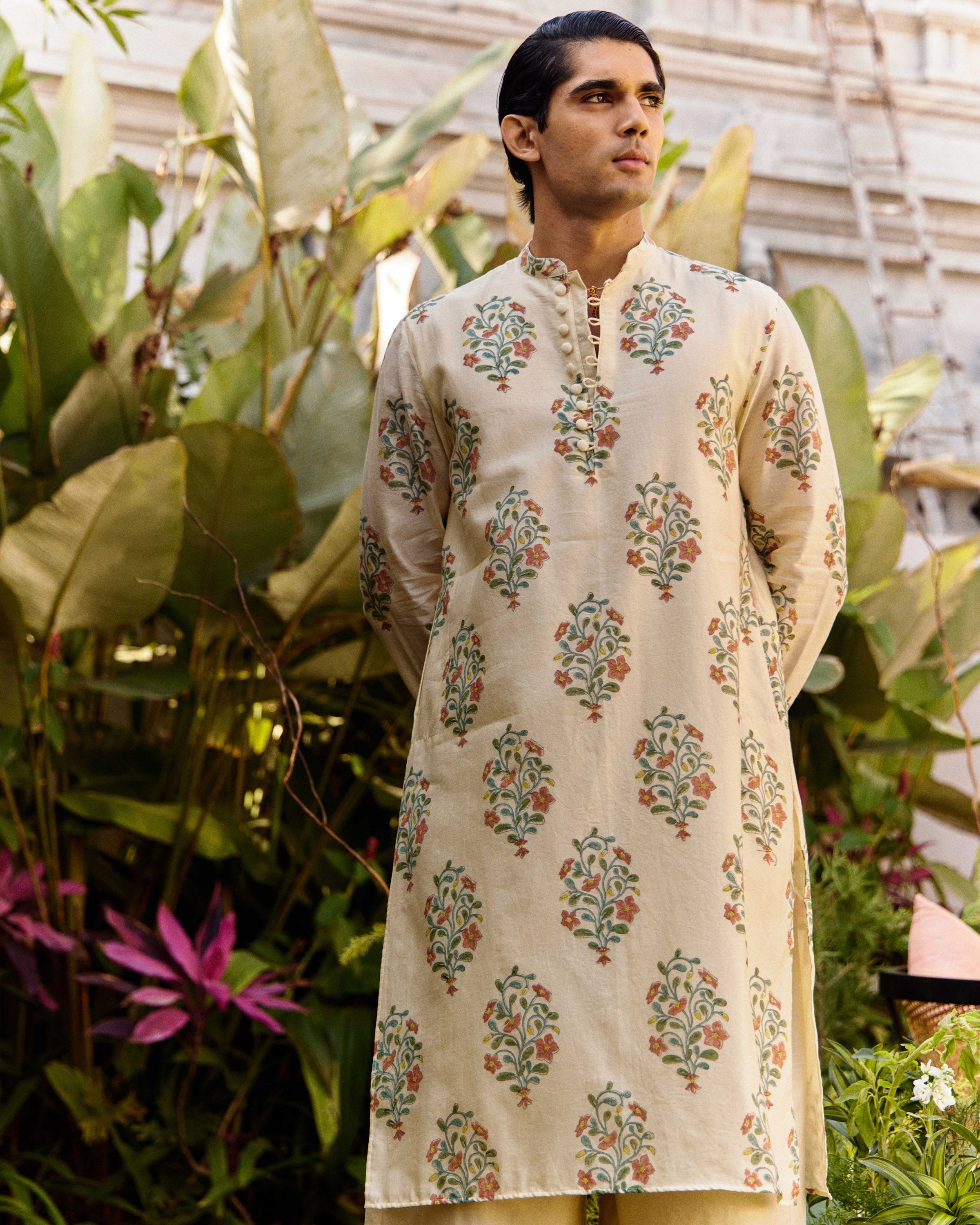 Sadabahar Guldaan Red Kurta