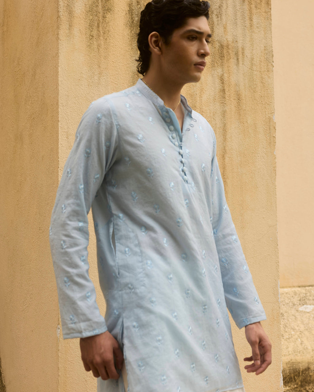 Halko Neelo- Short kurta