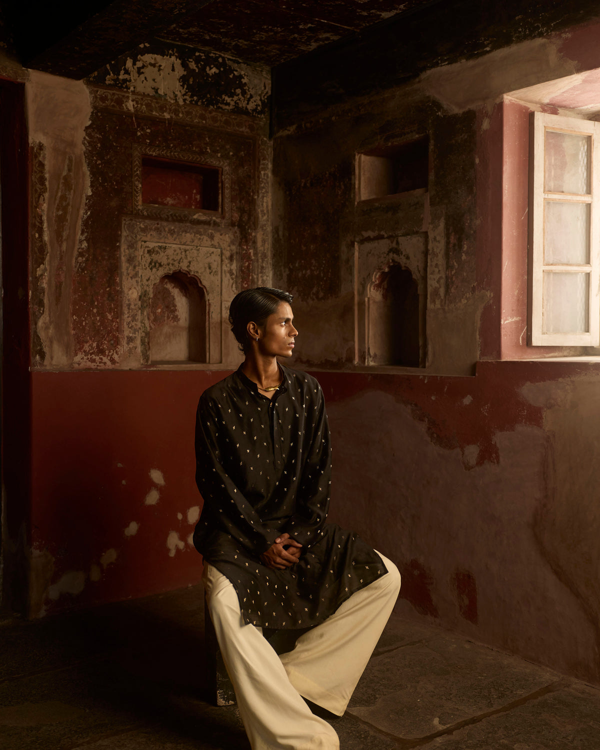 Manuhaar Black Buta Chanderi Kurta