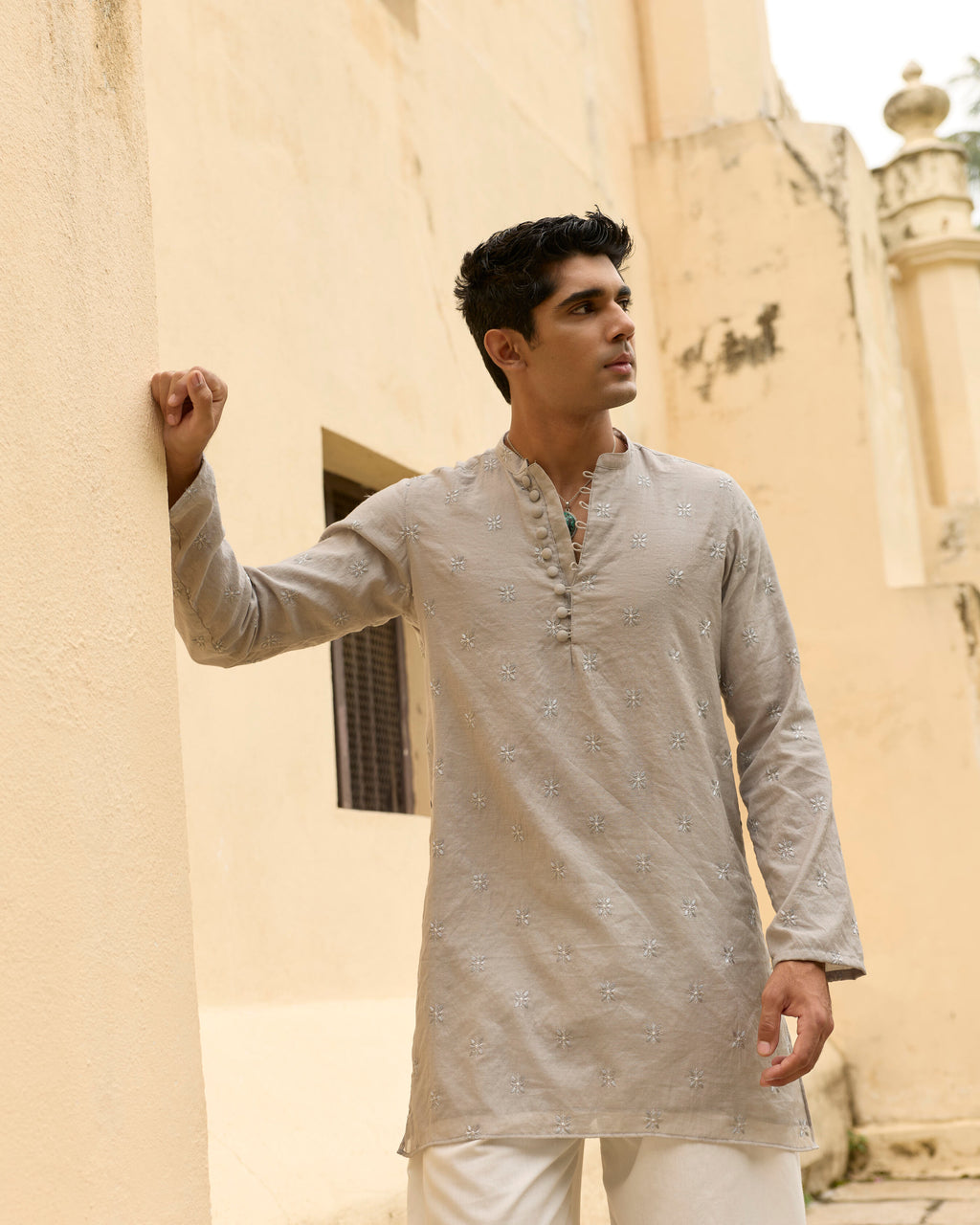 Saleti Boota- Short kurta