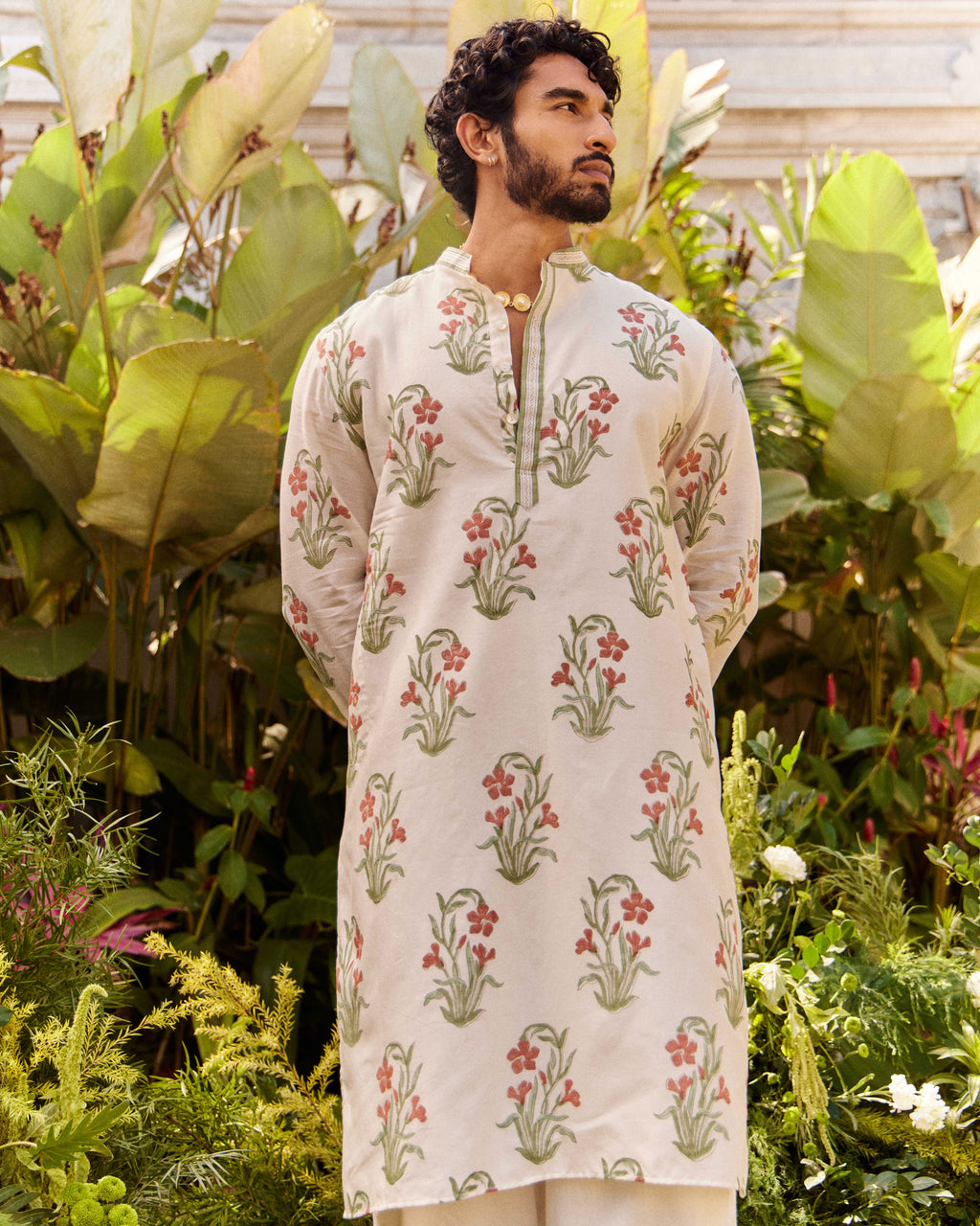 Kaner Guldaan Red kurta