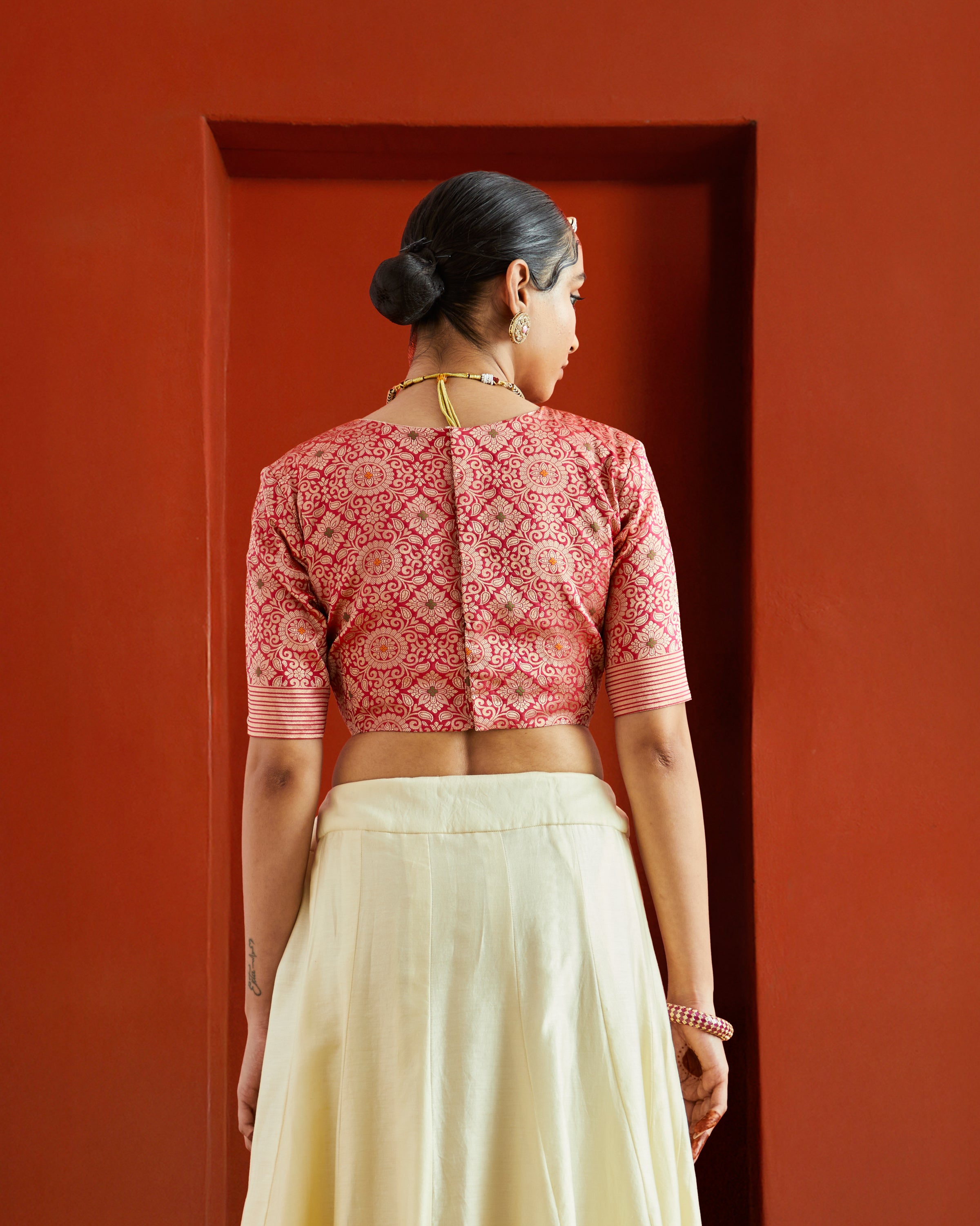 Pink & Gold Geometric Brocade Round Neck  Saree Blouse
