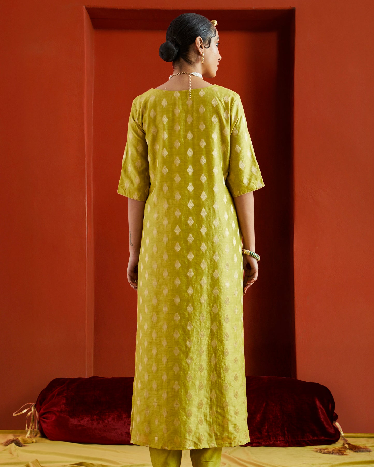 Green Pure Chanderi Paan Zari Buta Kurta - With Elbow Sleeves