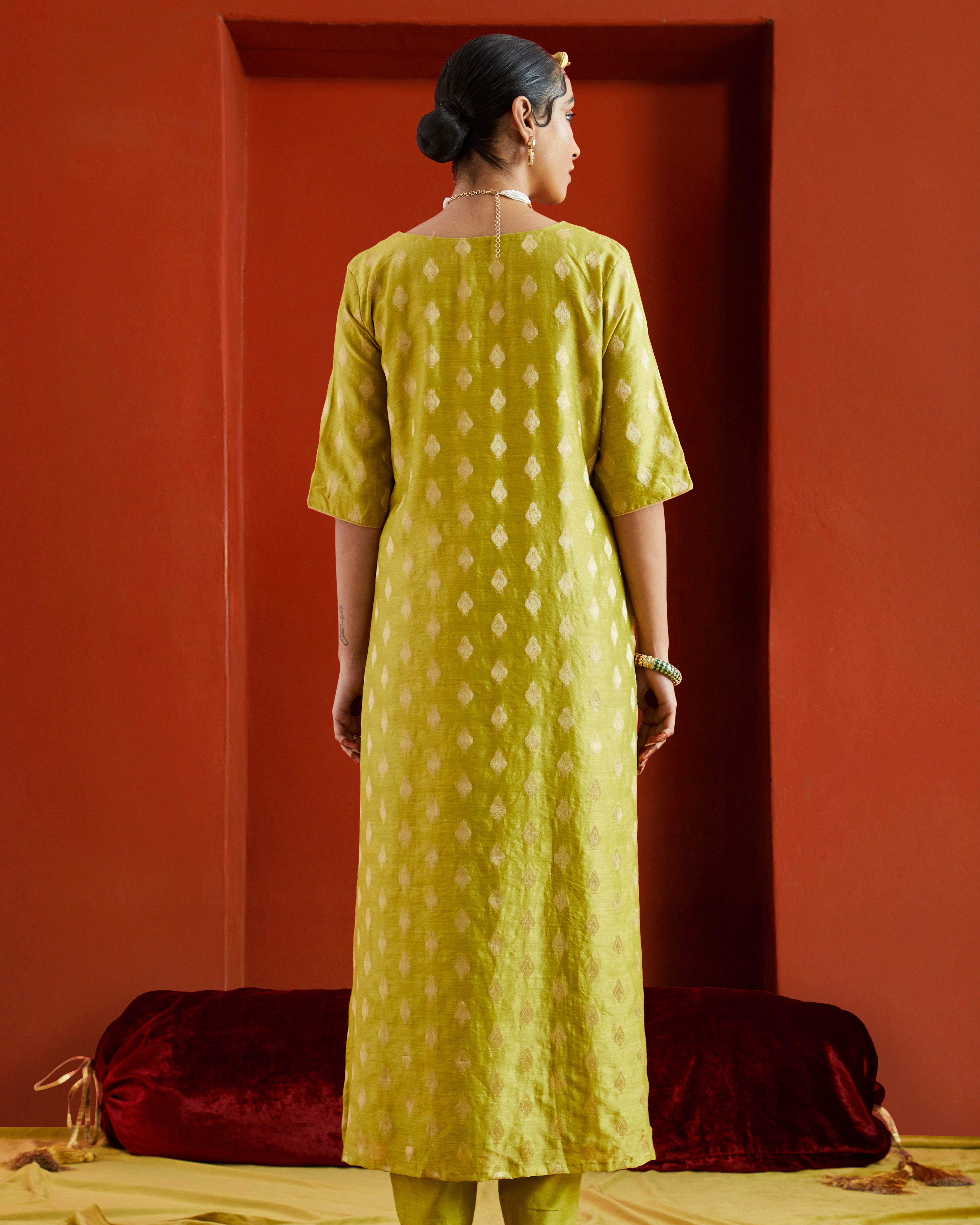 Green Pure Chanderi Paan Zari Buta Kurta - With Elbow Sleeves