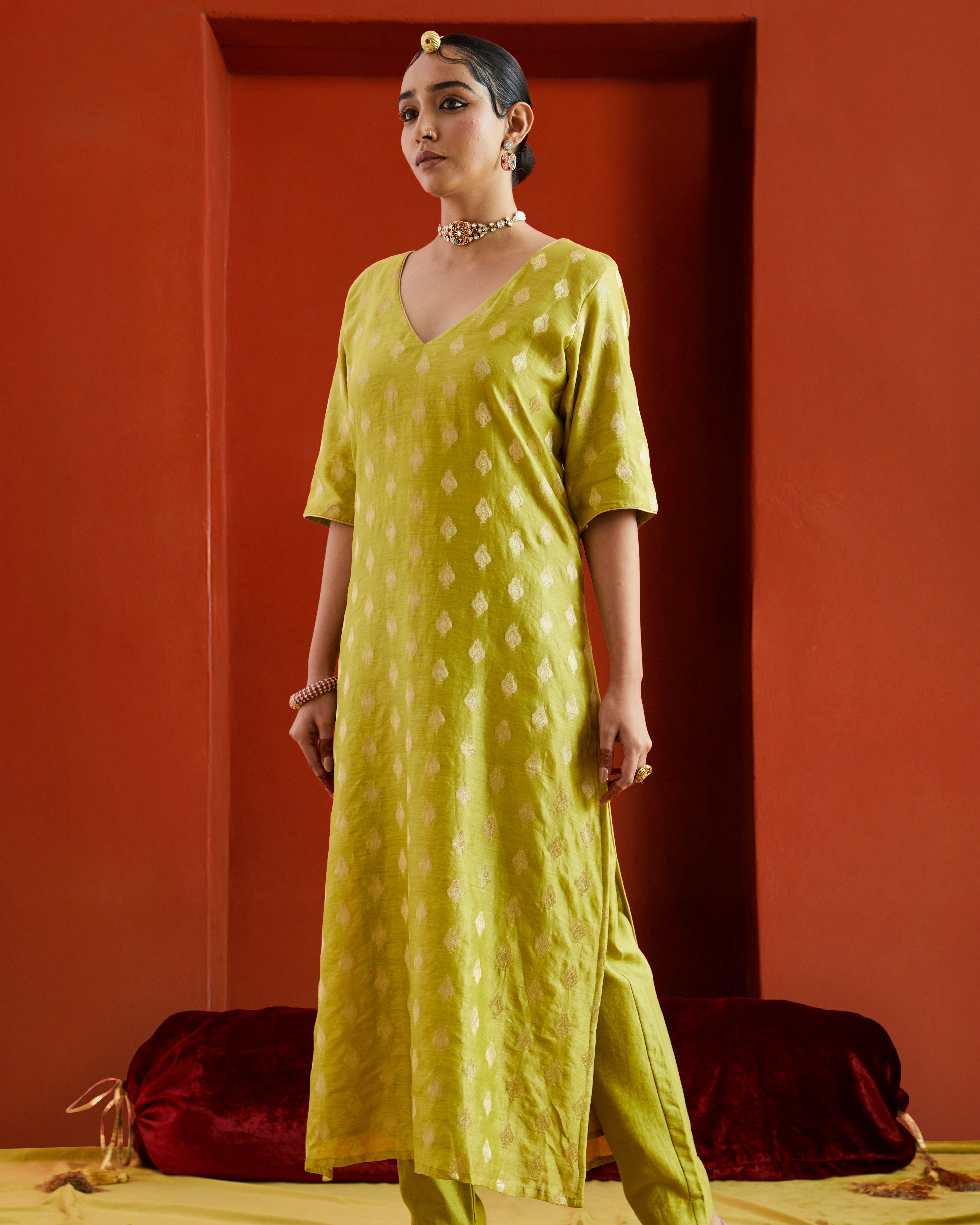 Green Pure Chanderi Paan Zari Buta Kurta - With Elbow Sleeves
