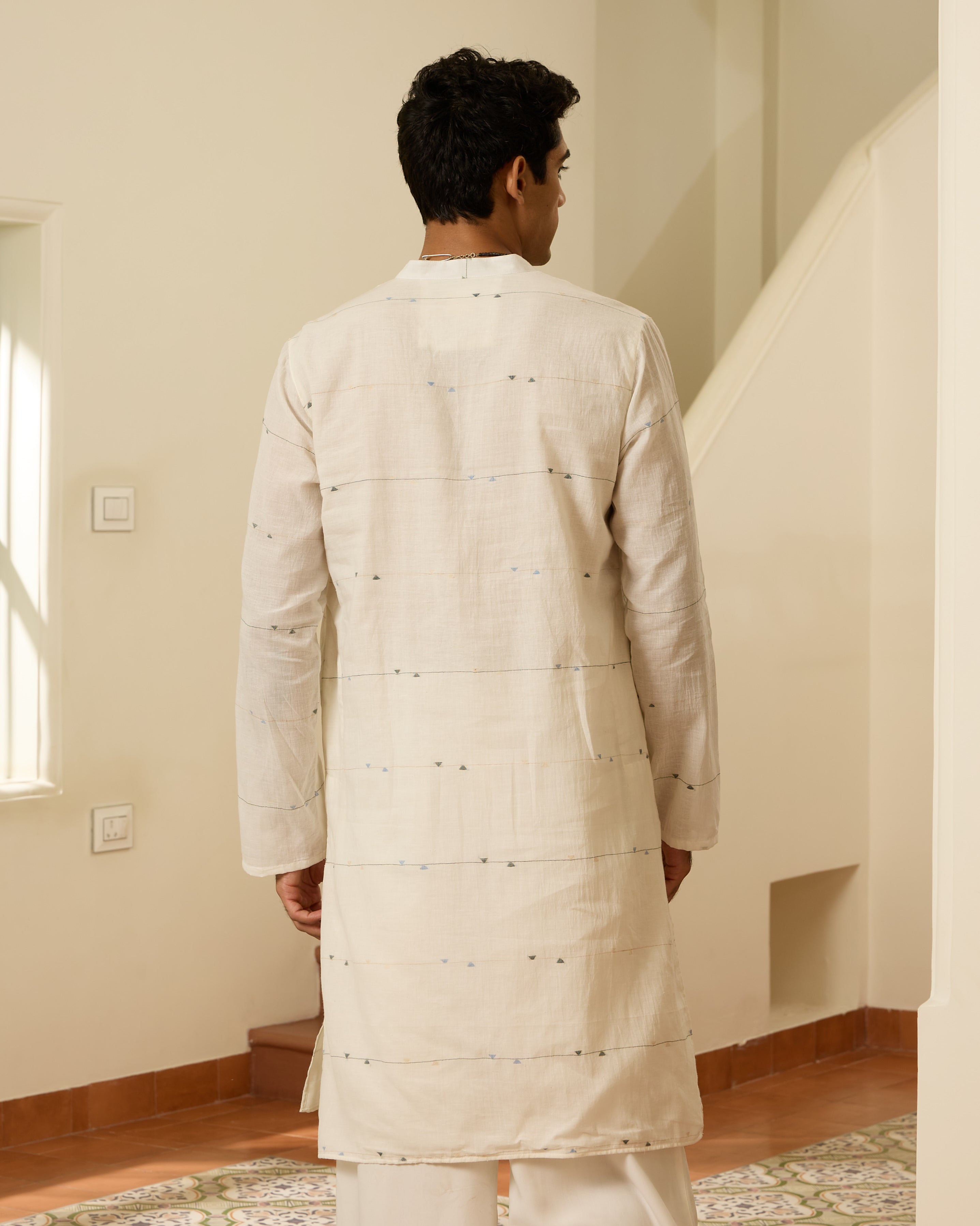 Sada Tribhuj Jamdani Kurta