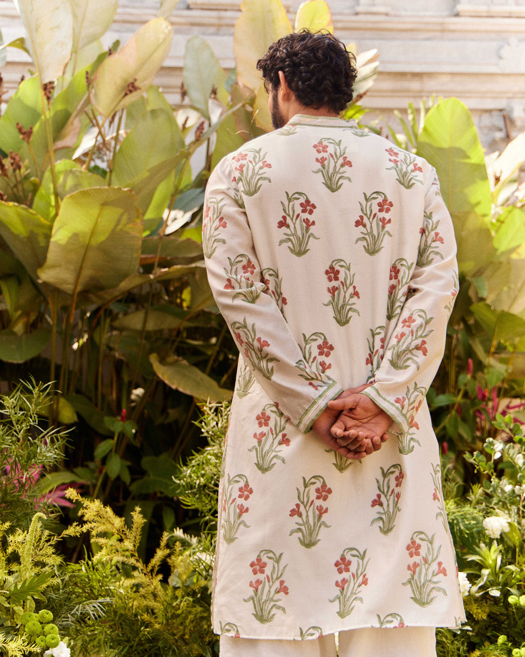 Kaner Guldaan Red kurta