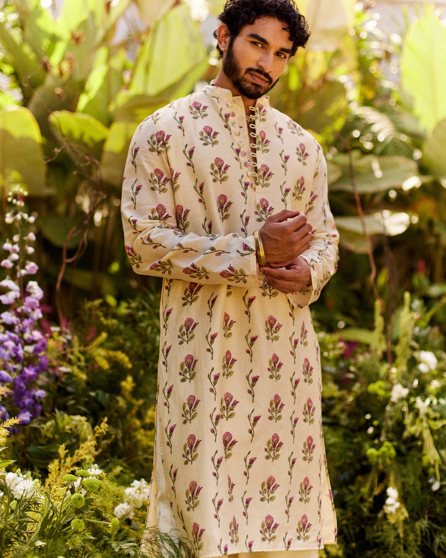 Aparajita Buta kurta