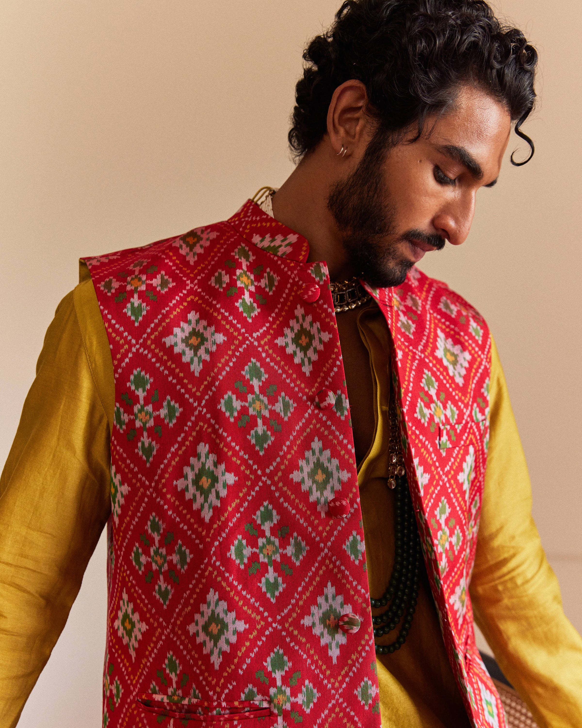 Paan Chanda Patan Patola Bright Red Bandi