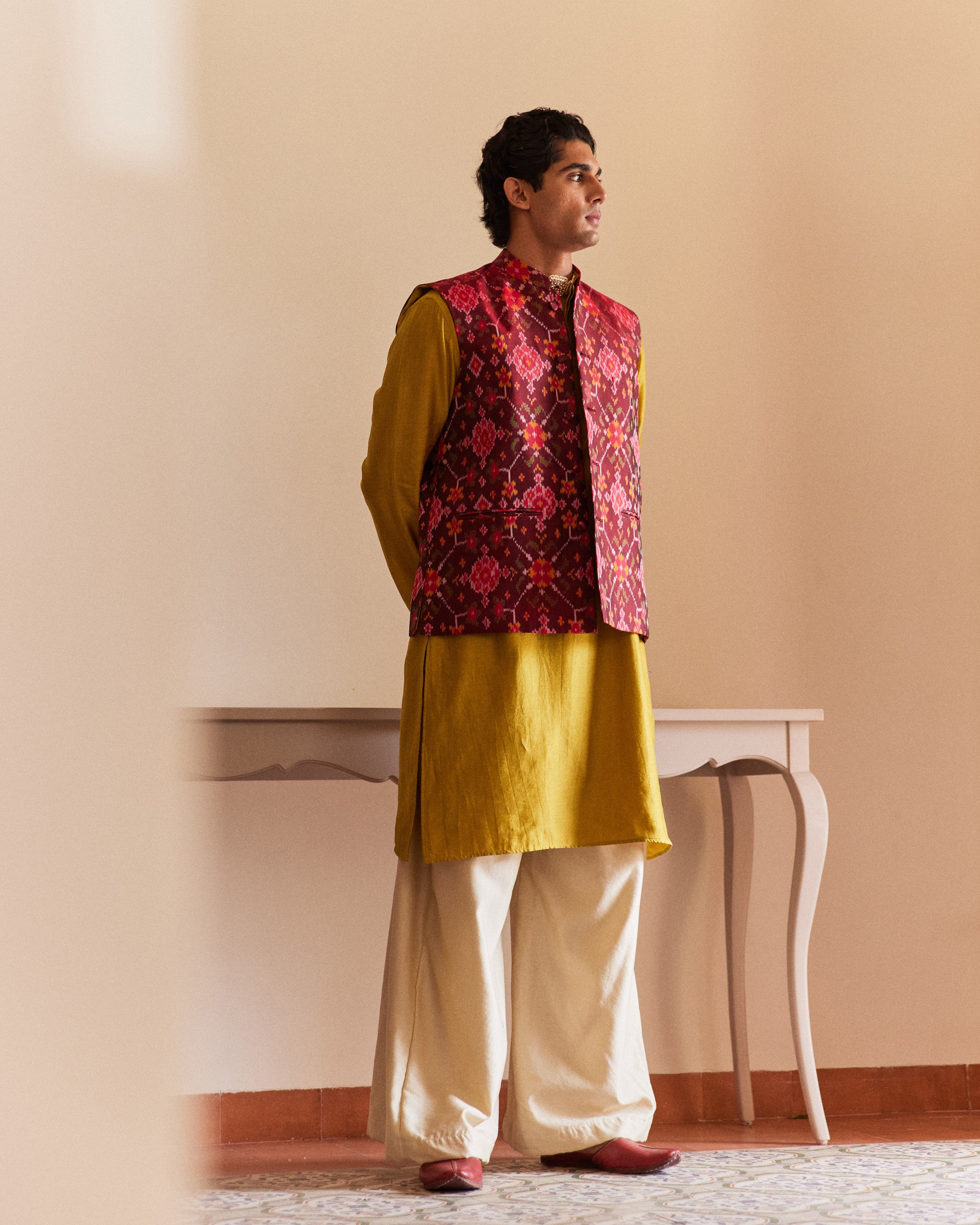 Paan Chanda Patan Patola Maroon Bandi