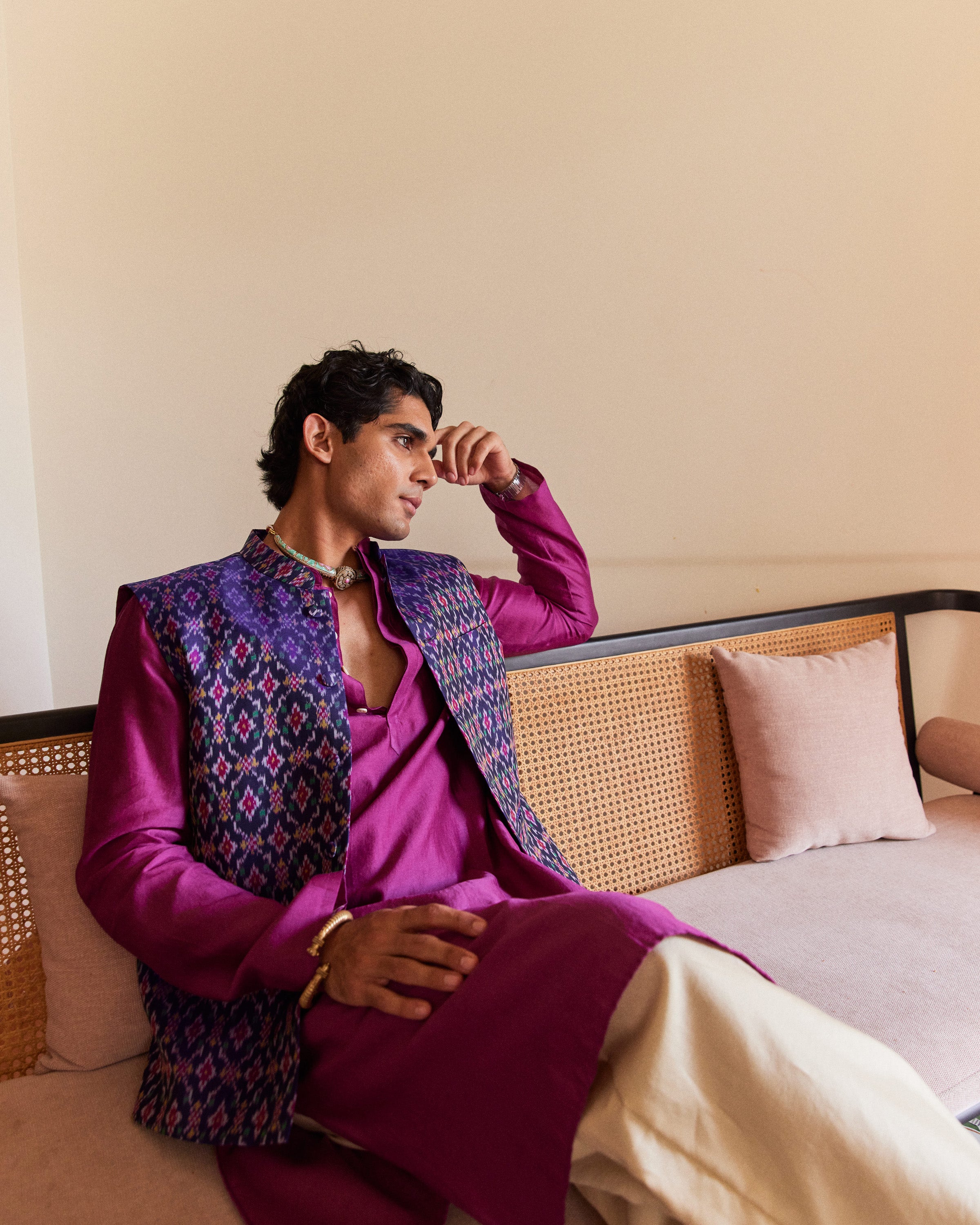 Chanda Bhat Dark D Blue Patan Patola Bandi