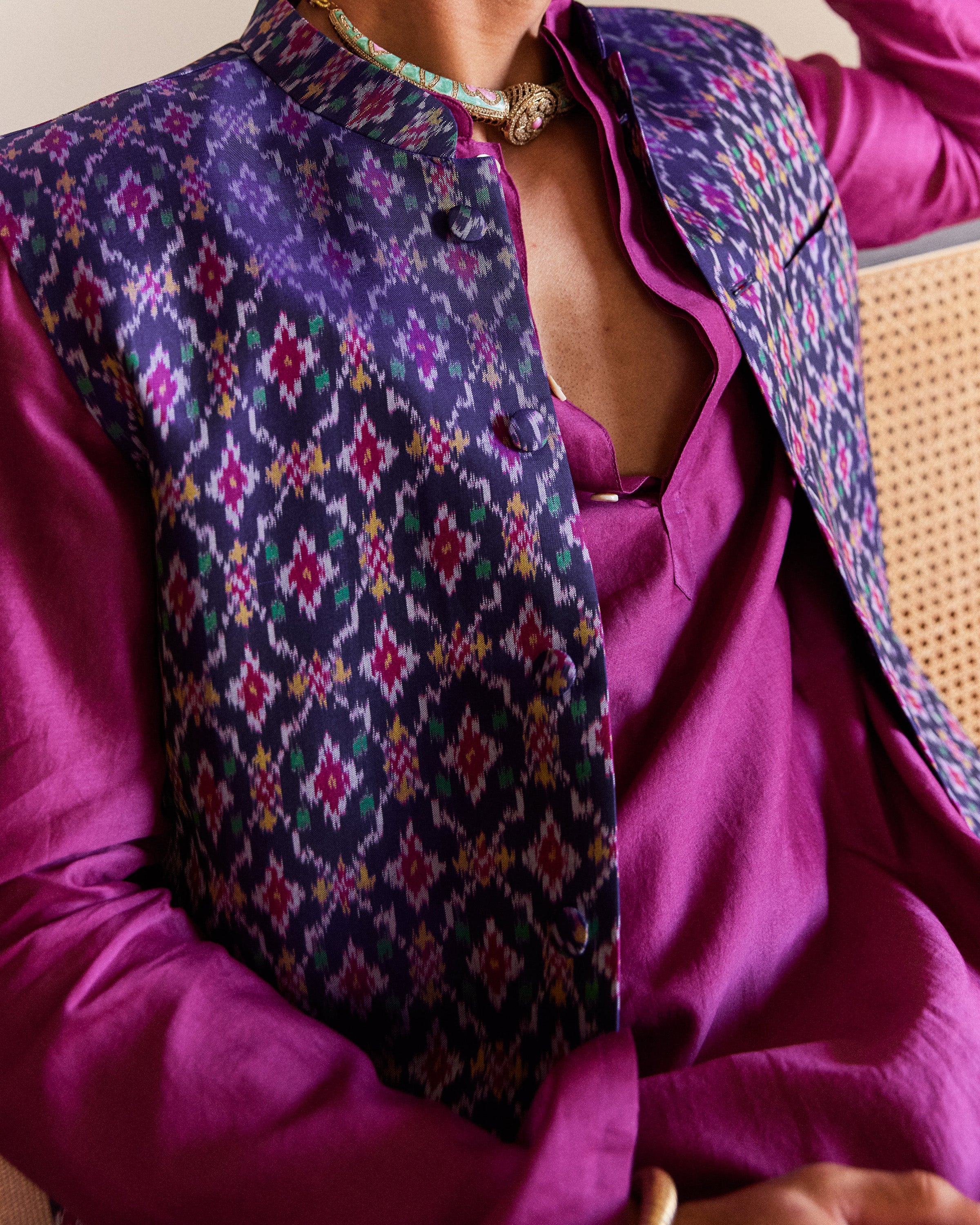 Chanda Bhat Dark D Blue Patan Patola Bandi