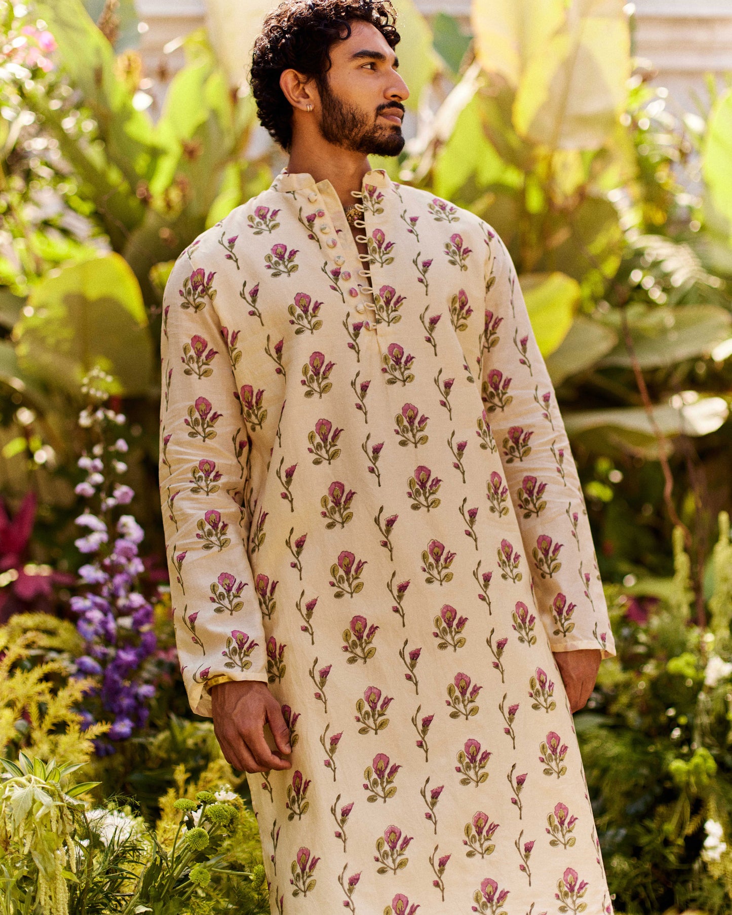 Aparajita Buta kurta