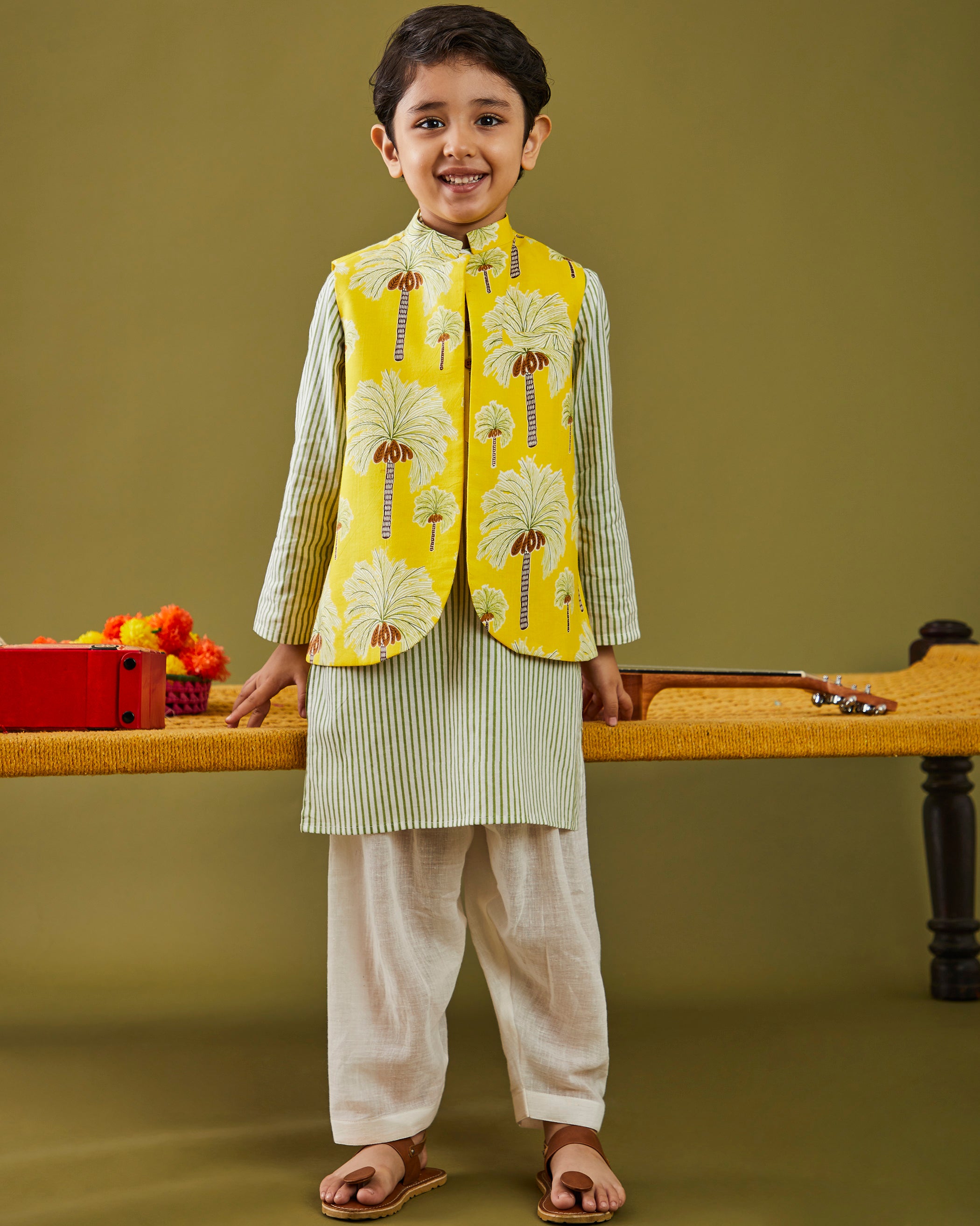 Printed Nariyal Kurta Pajama Bandi Set