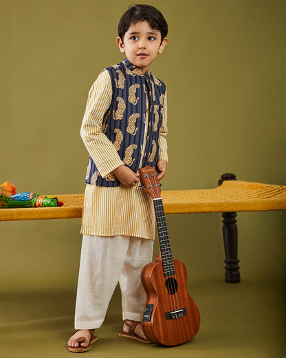 Printed Jungle Kurta Pajama Bandi Set