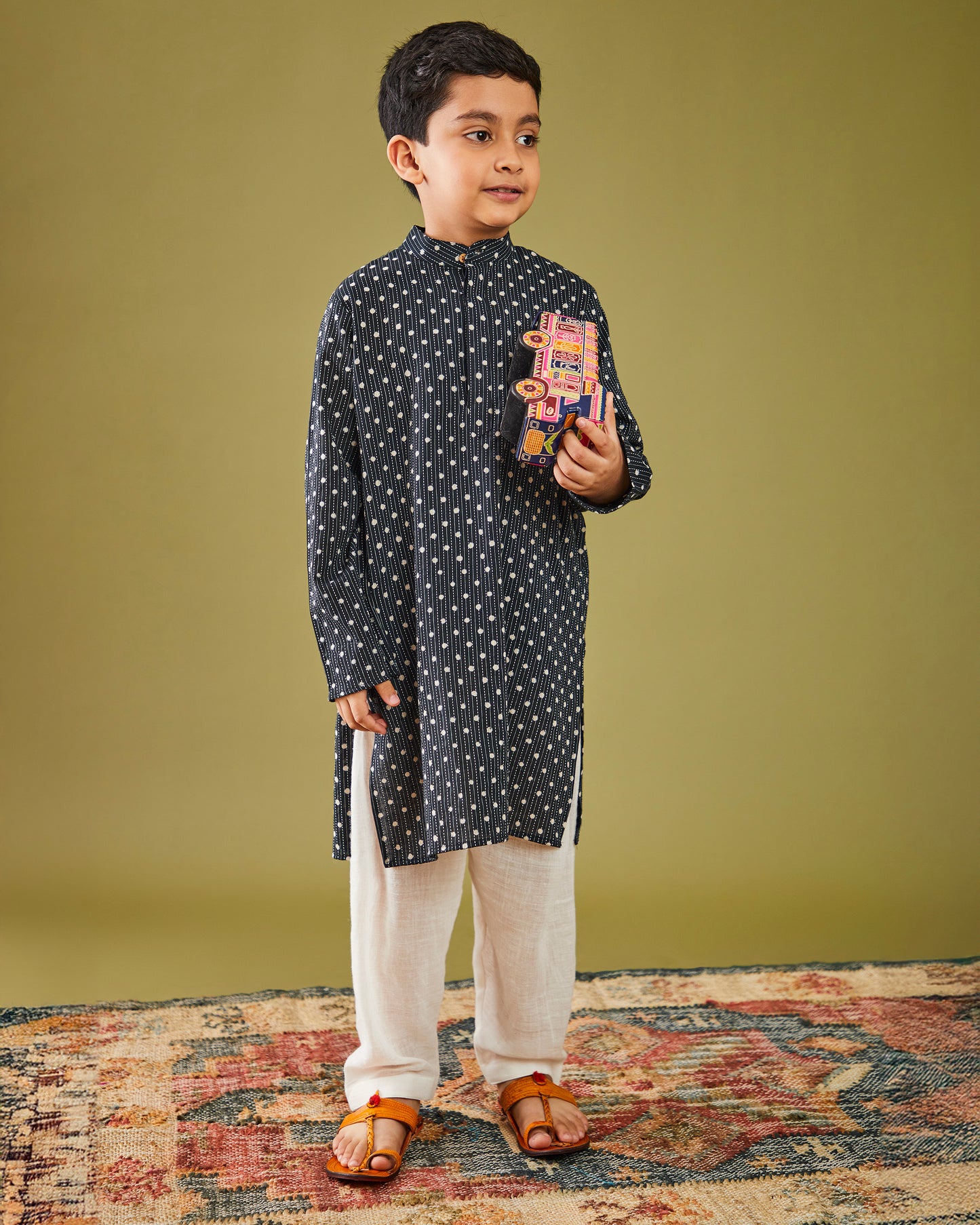 Kantha Boondi Kala Kurta Pajama Set