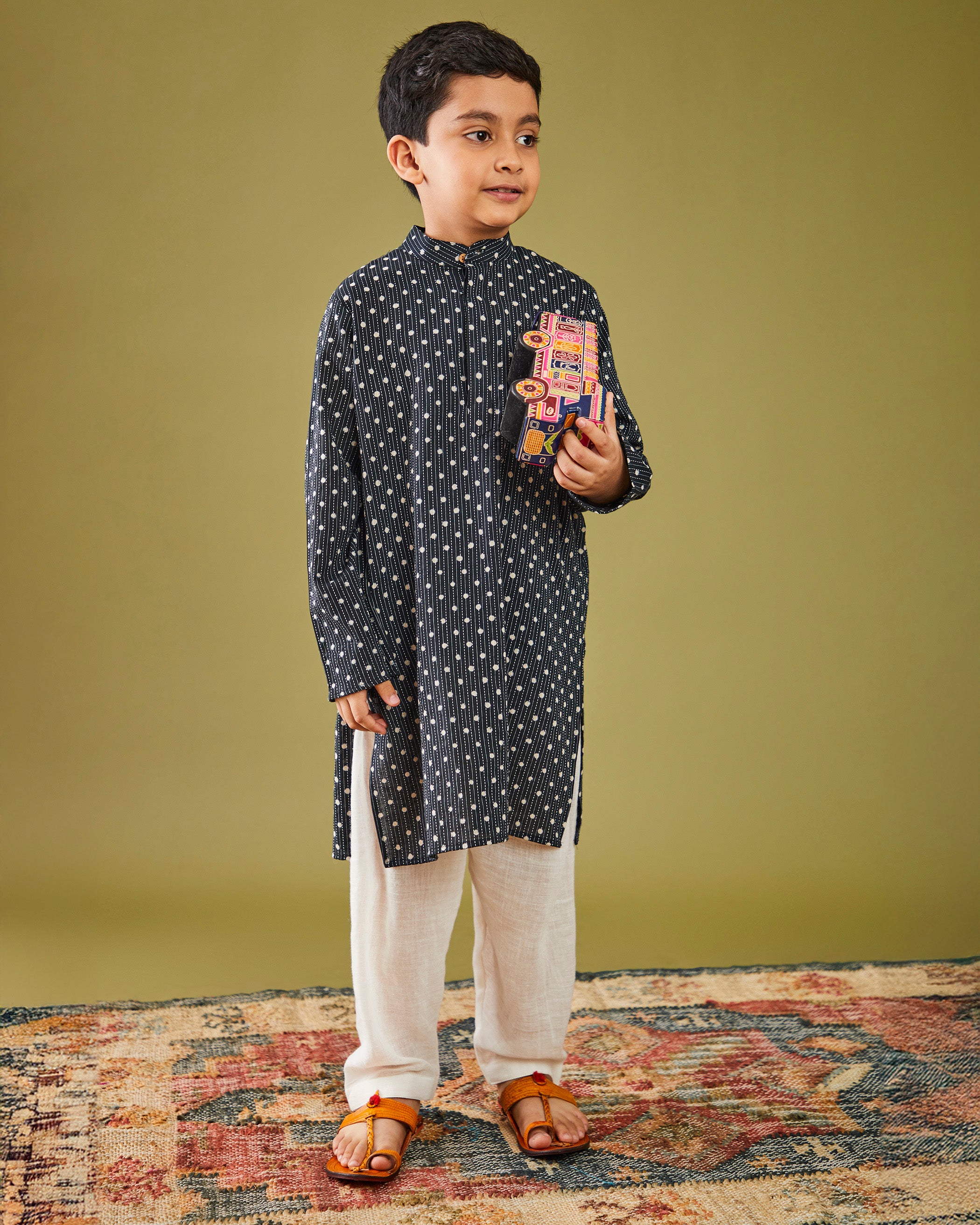 Kantha Boondi Kala Kurta Pajama Set