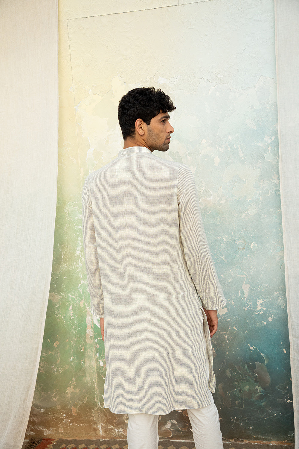 Lakeer Kurta