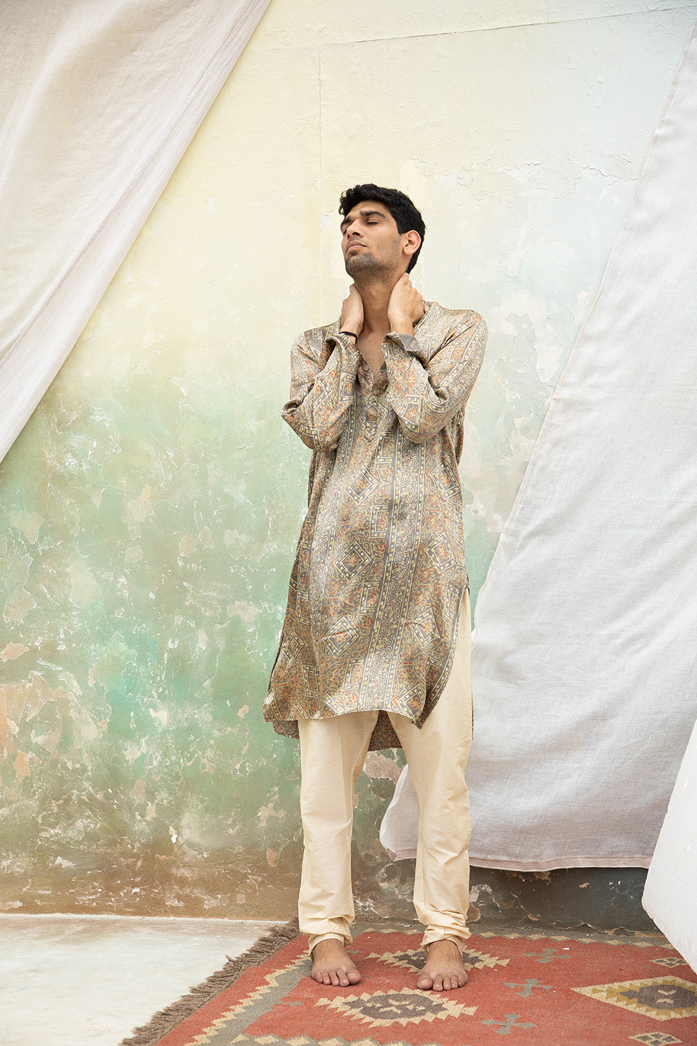 Naksh Silver Mashru Kurta