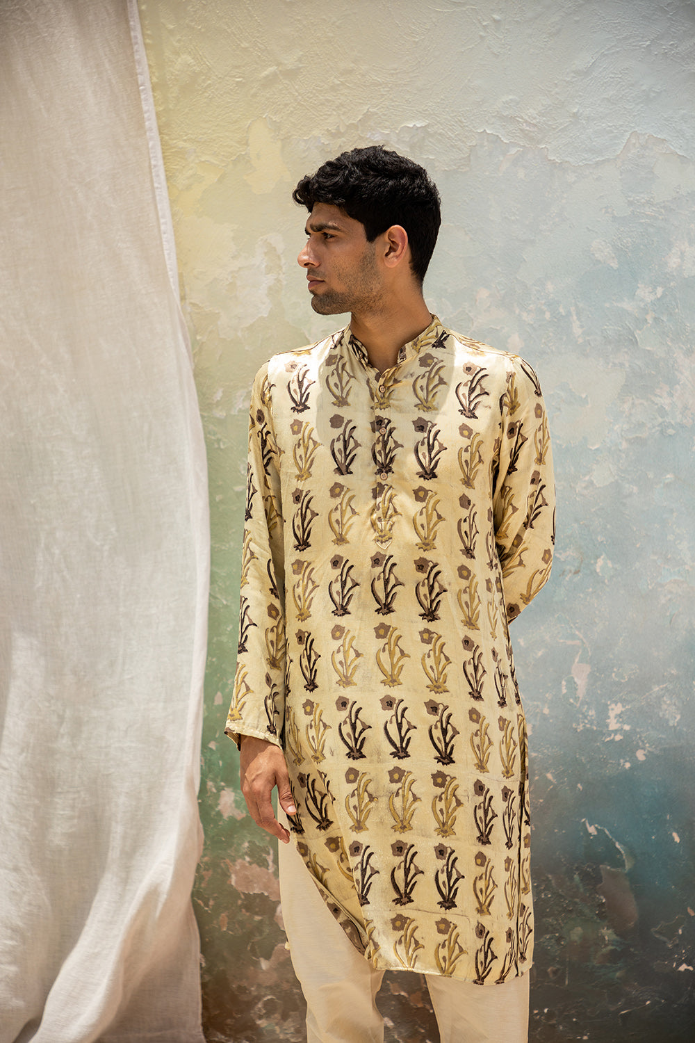 Bagh Off White Mashru Kurta