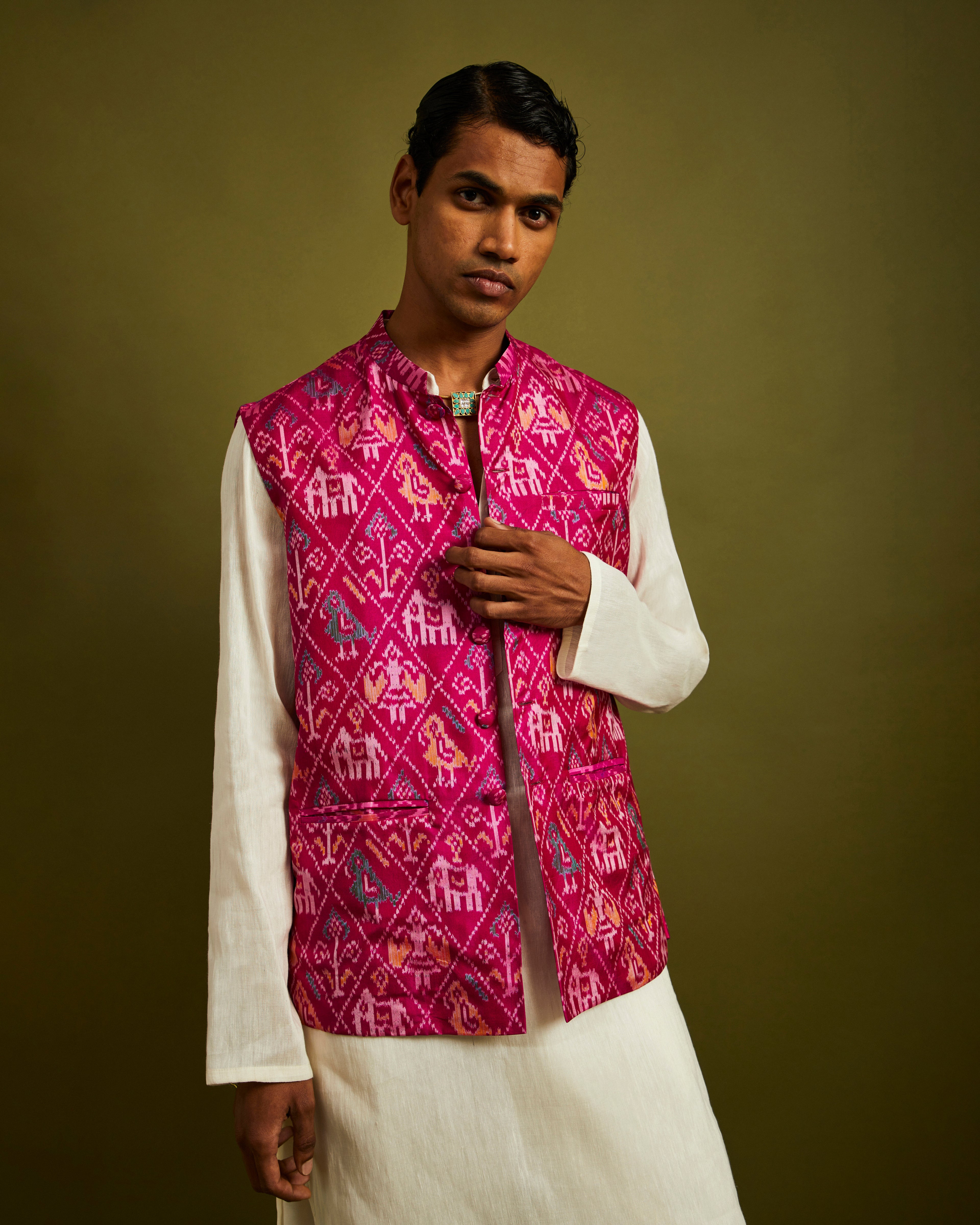 Nari Kunjar Patan Patola Pink Bandi