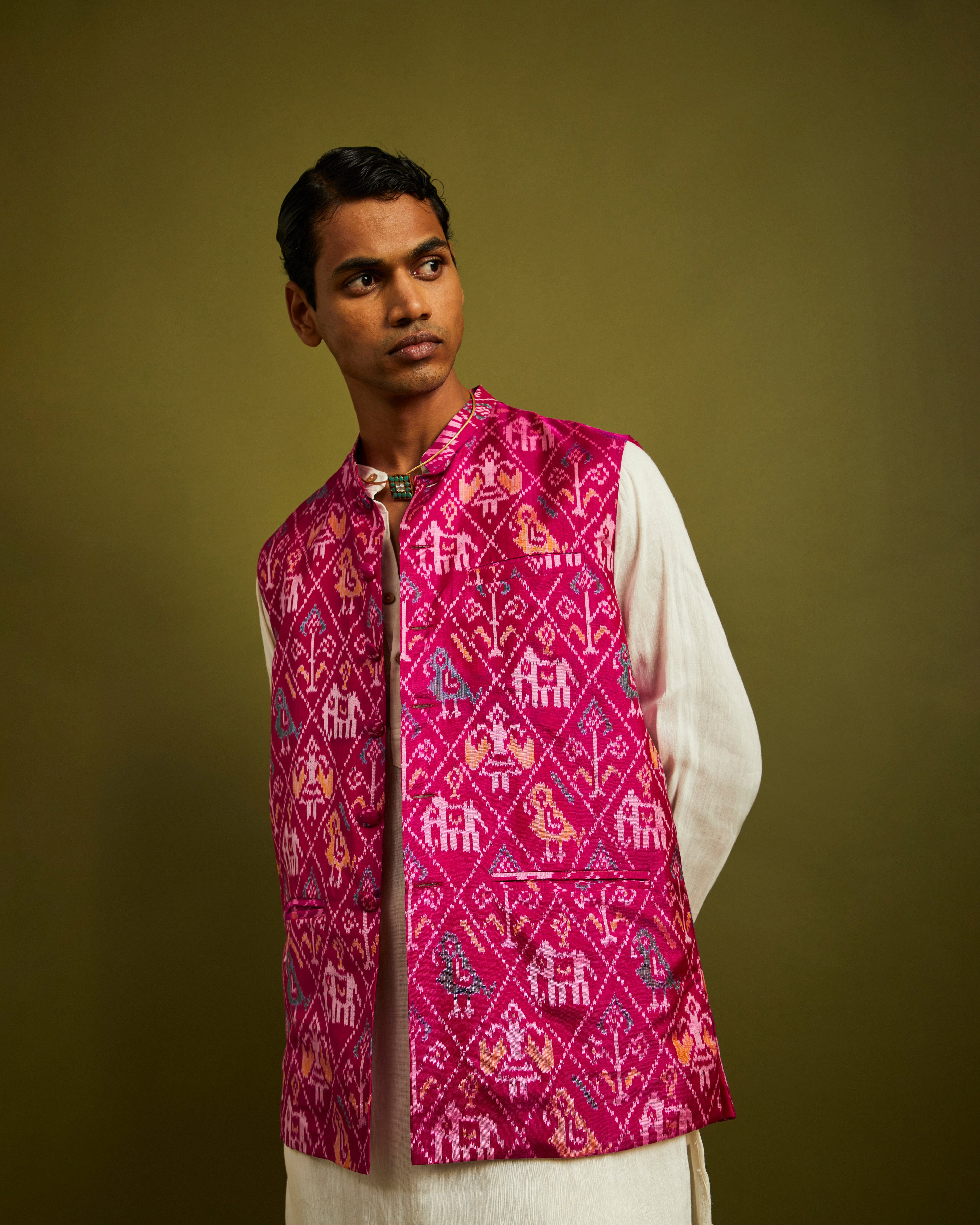 Nari Kunjar Patan Patola Pink Bandi