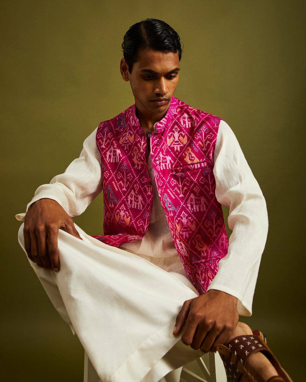 Nari Kunjar Patan Patola Pink Bandi