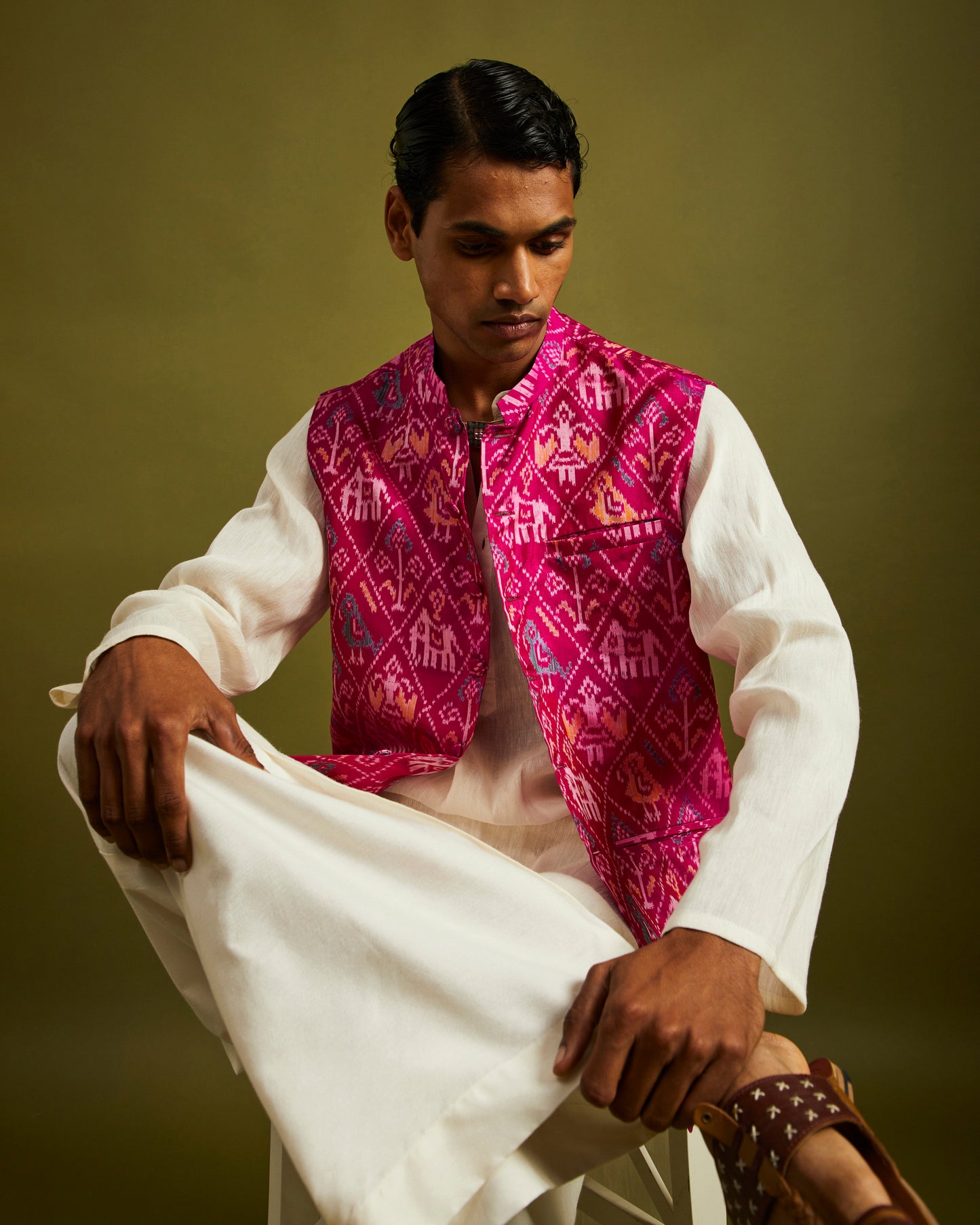 Nari Kunjar Patan Patola Pink Bandi