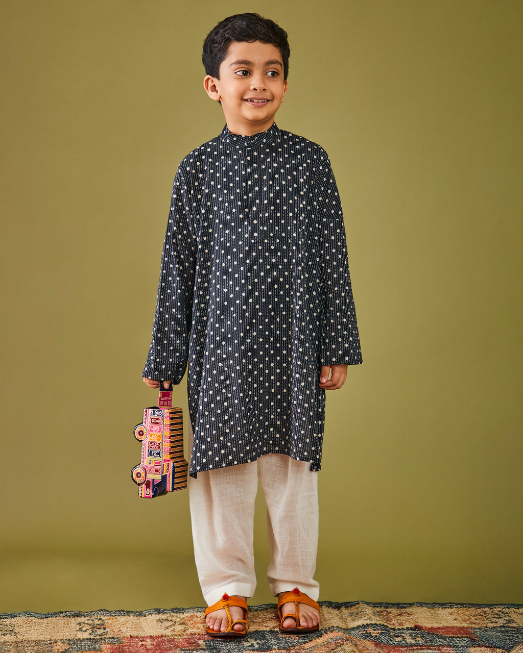 Kantha Boondi Kala Kurta Pajama Set