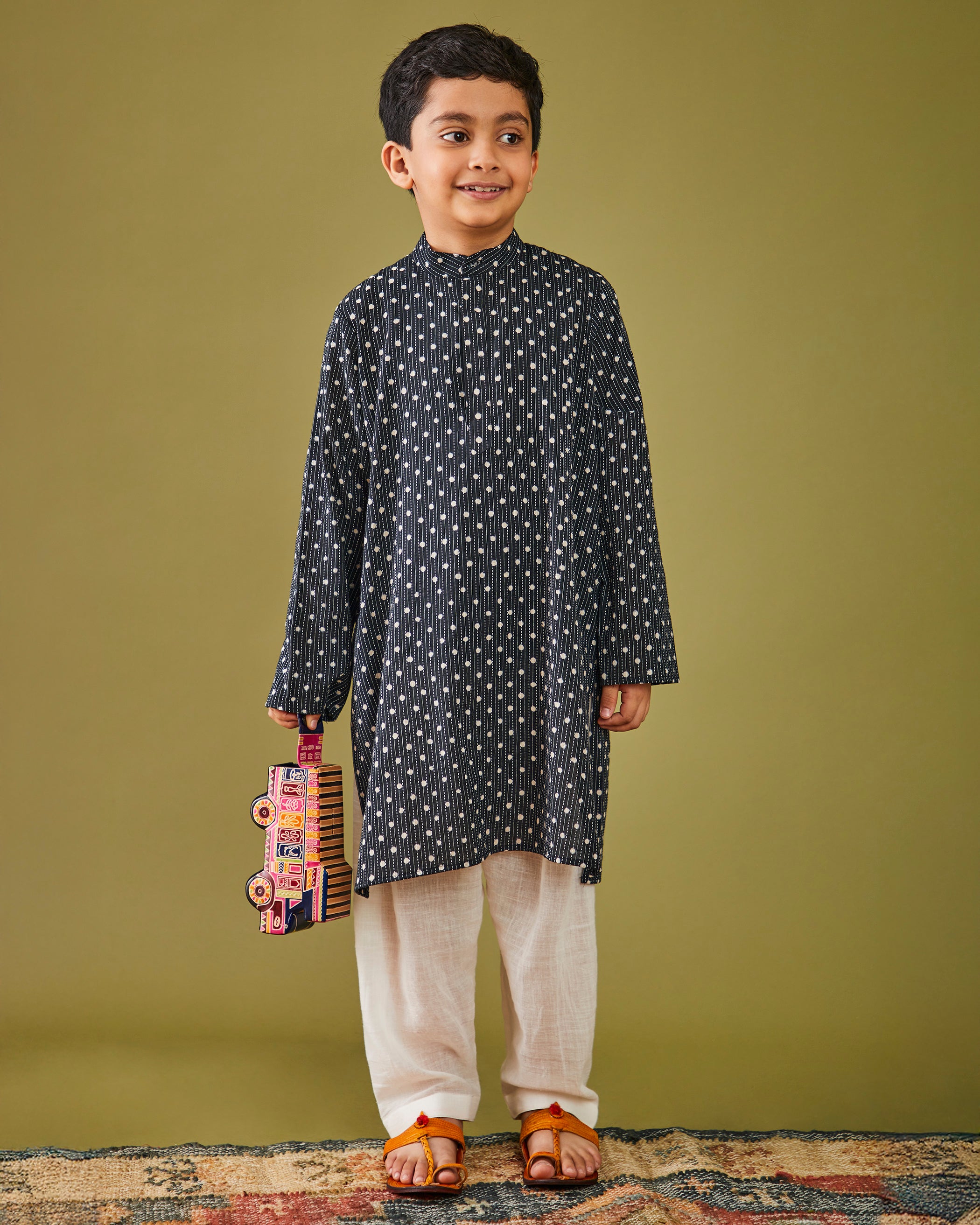 Kantha Boondi Kala Kurta Pajama Set