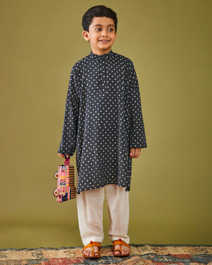 Kantha Boondi Kala Kurta Pajama Set