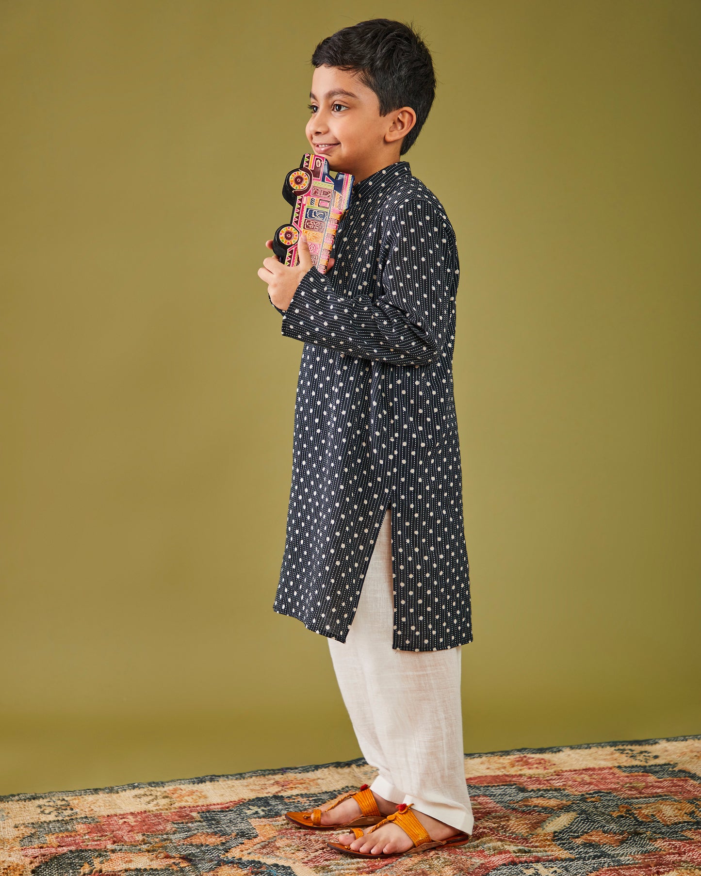 Kantha Boondi Kala Kurta Pajama Set
