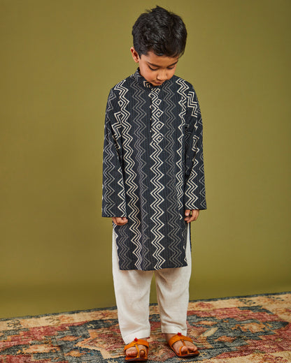Kantha Zigzag Kala Kurta
