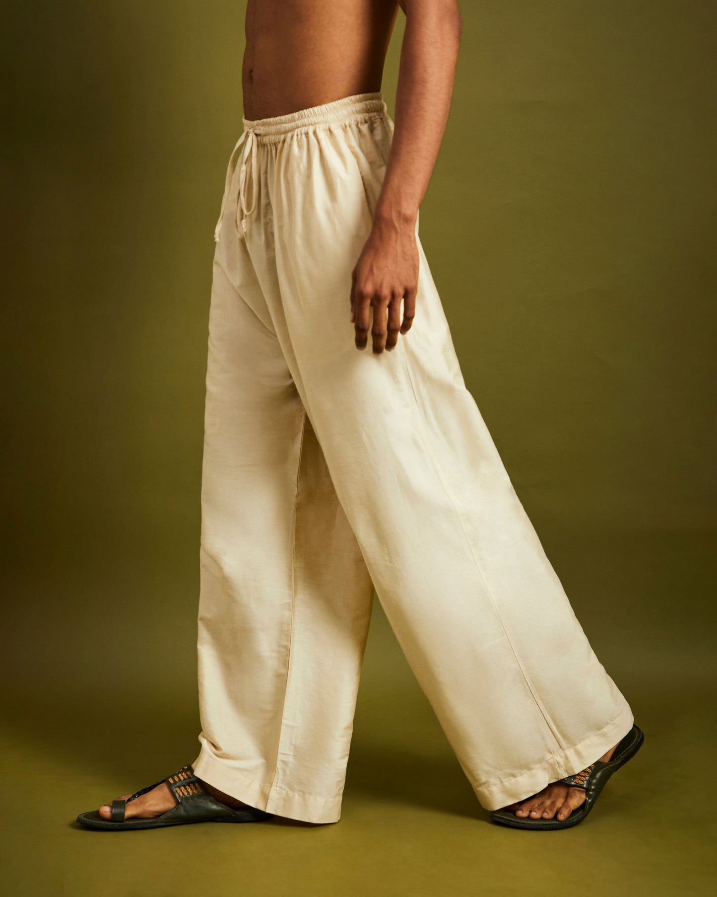 Cream wide leg pants with elastic and drawstrings
