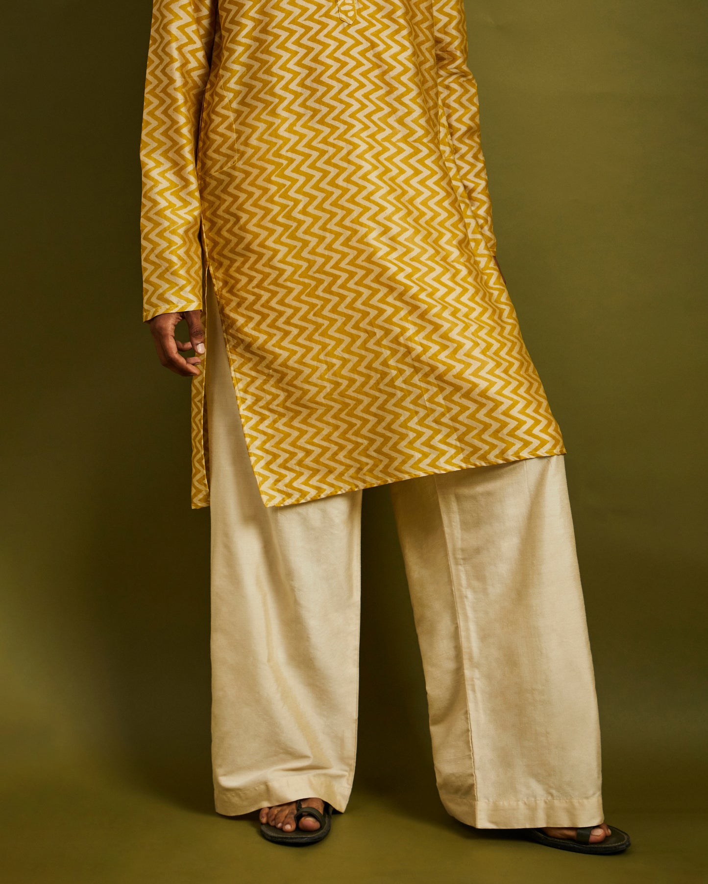 Cream wide leg pants with elastic and drawstrings