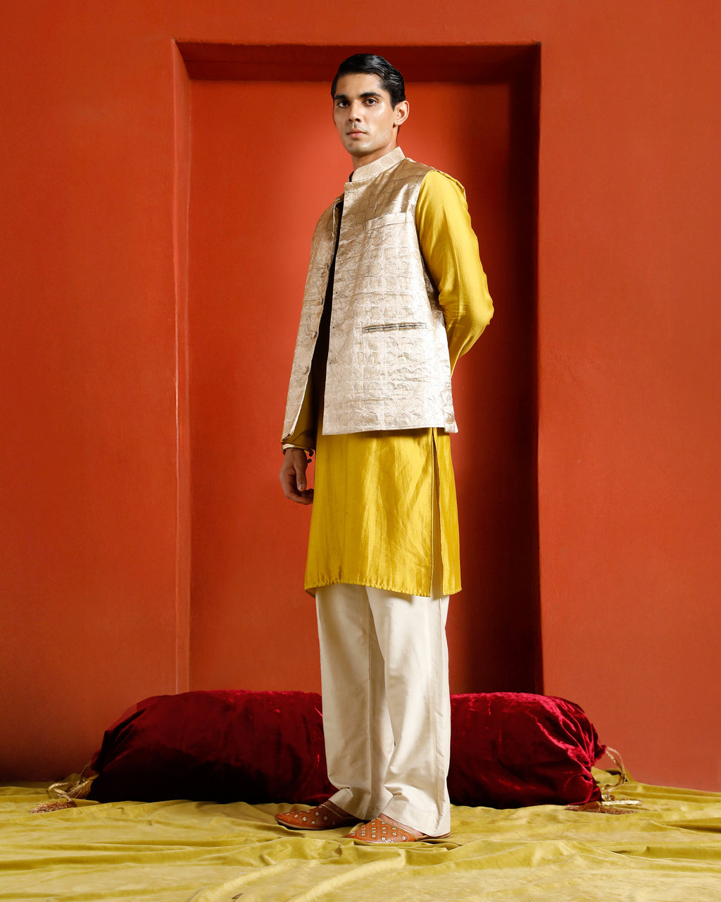 Silver Pure Tissue Brocade Circular Motif Bandi- Yellow Hue